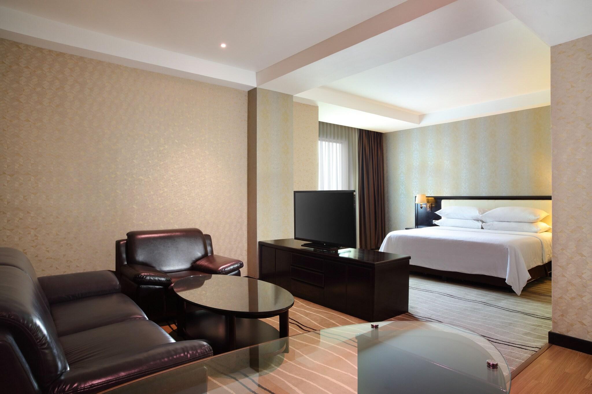 Junior Suite King Bed One Bedroom 