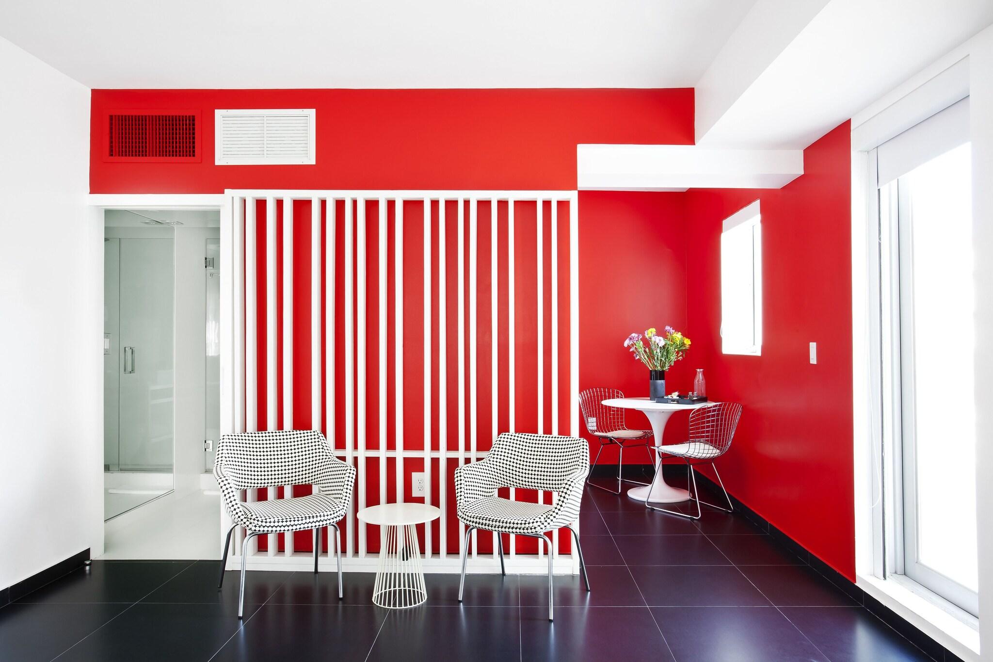 Studio Queen Size Bed