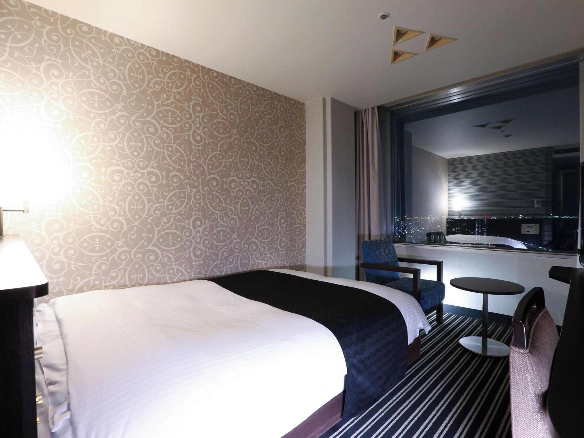 Double Semidouble Smoking