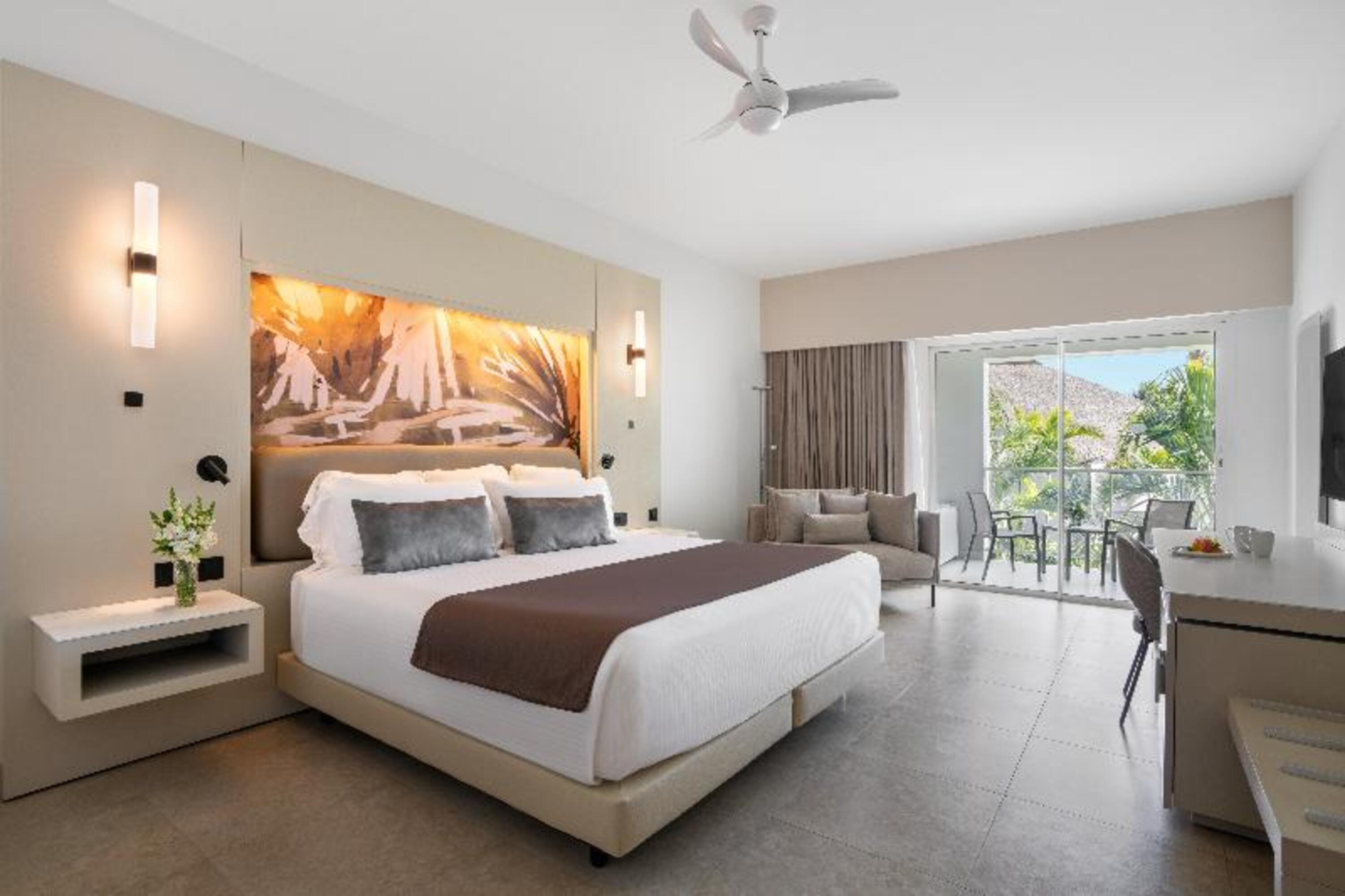 Junior Suite Garden View King Bed