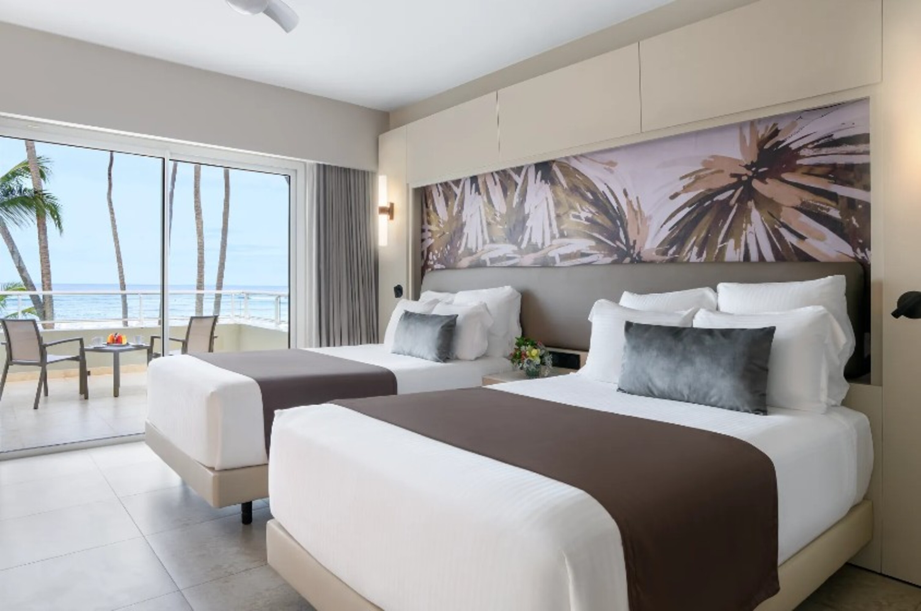 Suite Ocean Front Two Double Beds