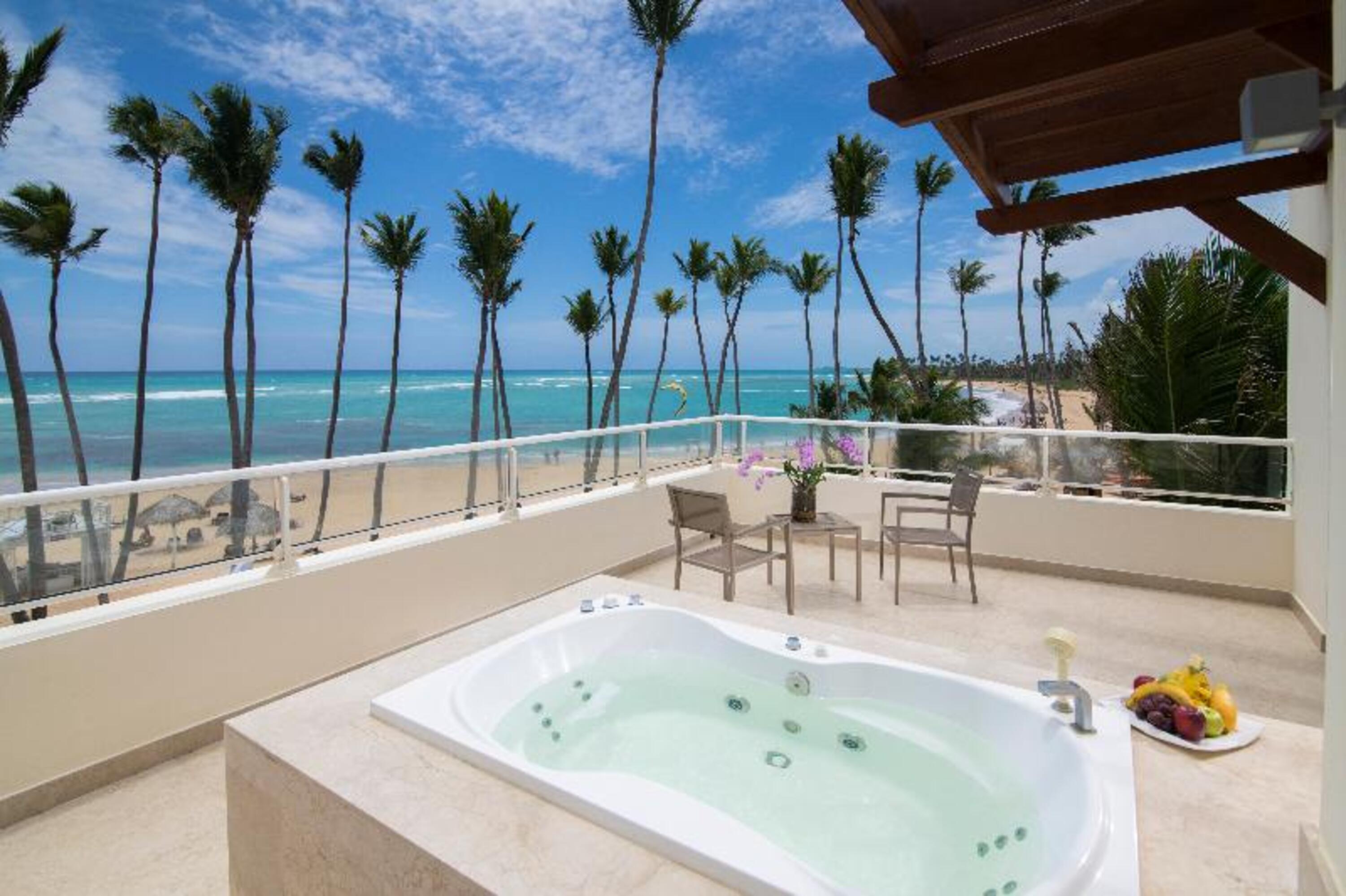 Suite Ocean Front King Bed