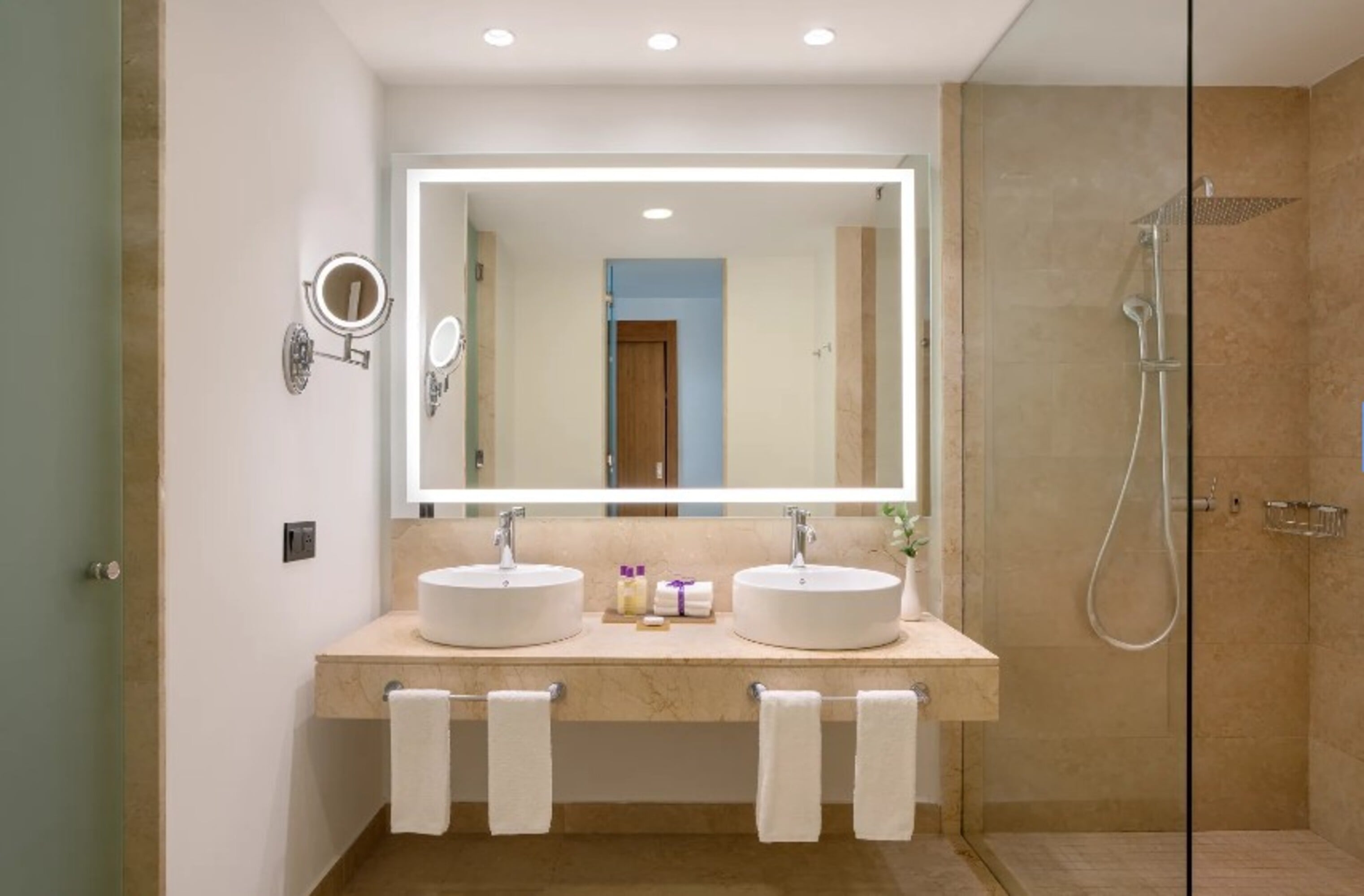 Junior Suite Club with Views