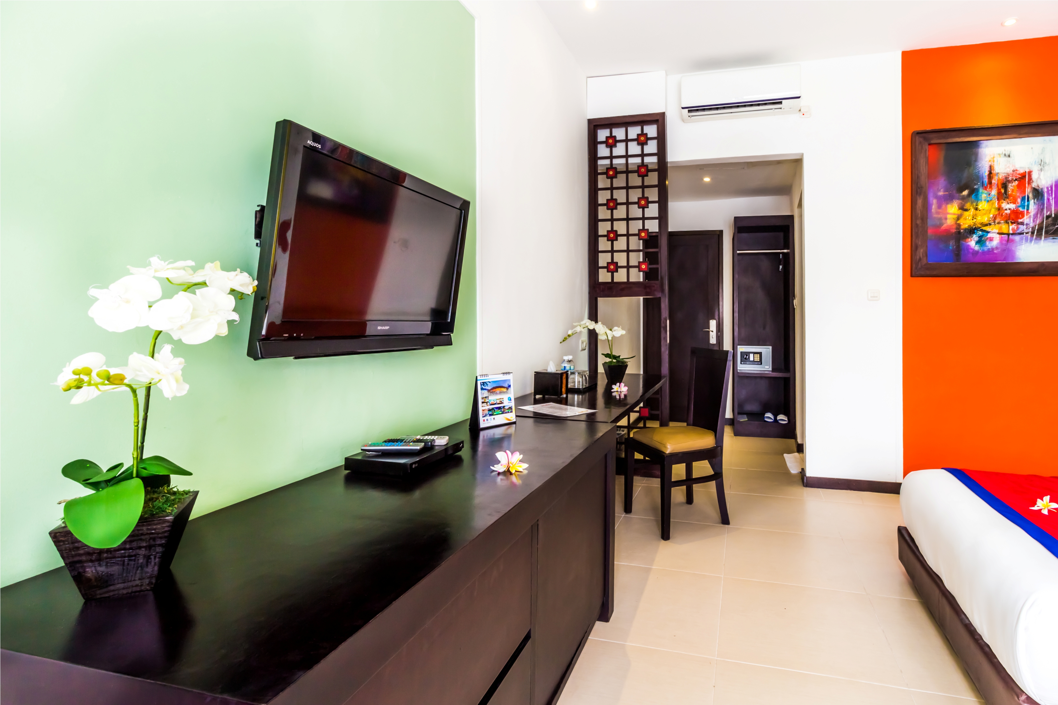 Twin Superior Pool View