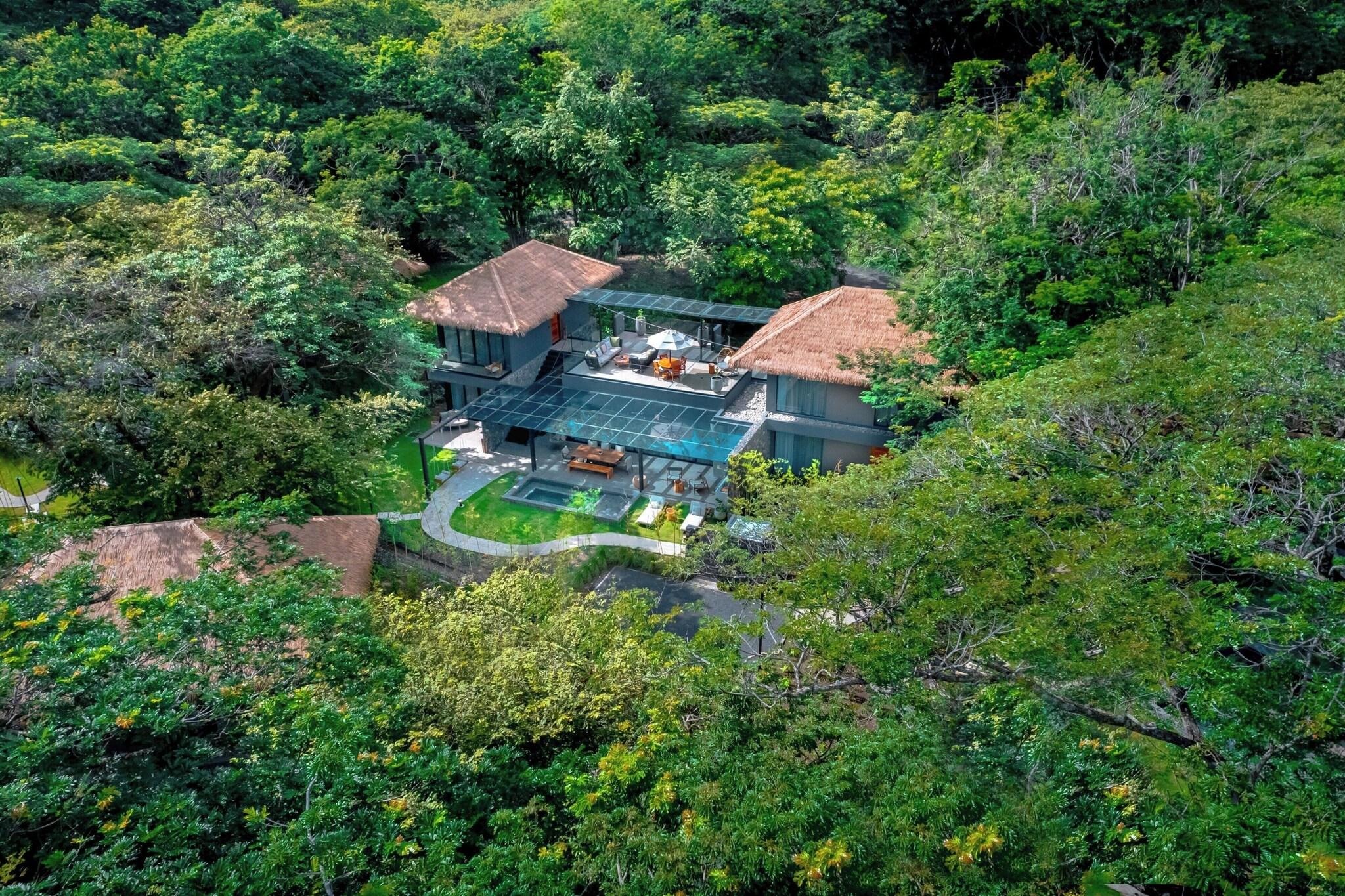 Villa Garden View with Balcony