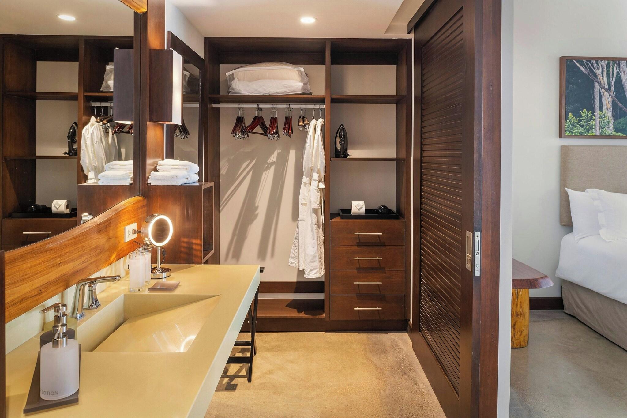 Suite Two Queen Beds