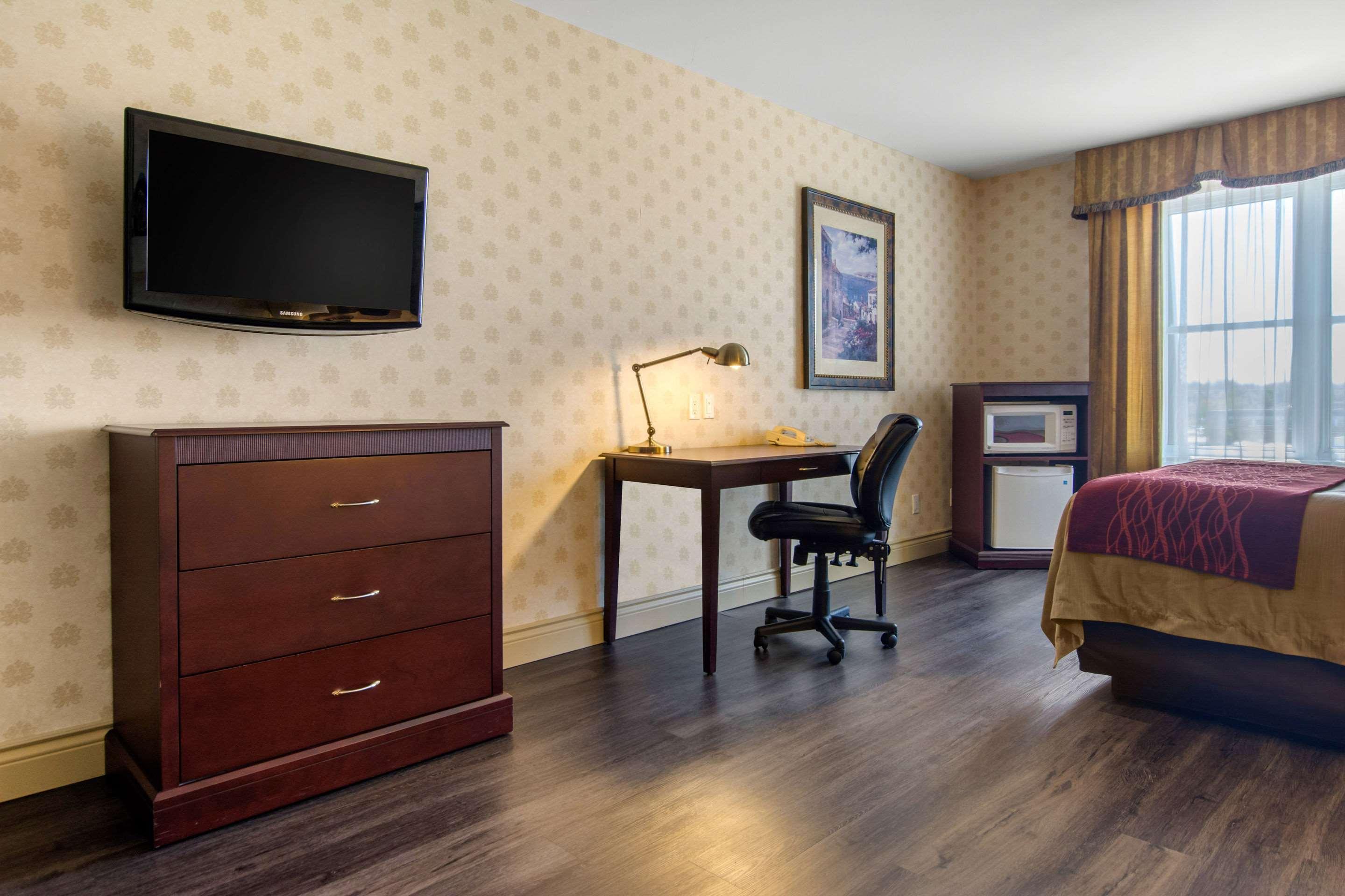 Double Queen Bed Non Smoking