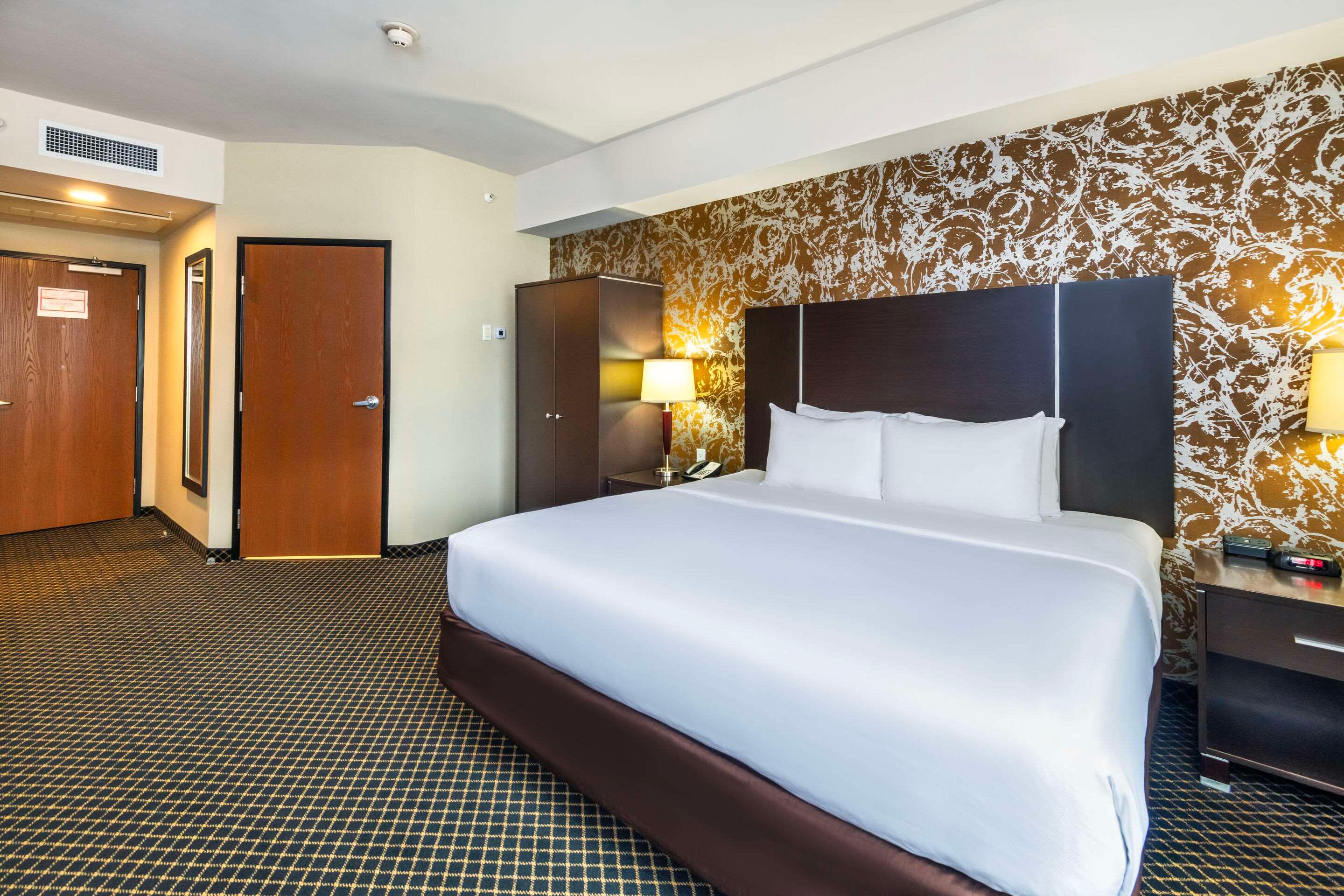 Double Accessible King Size Bed