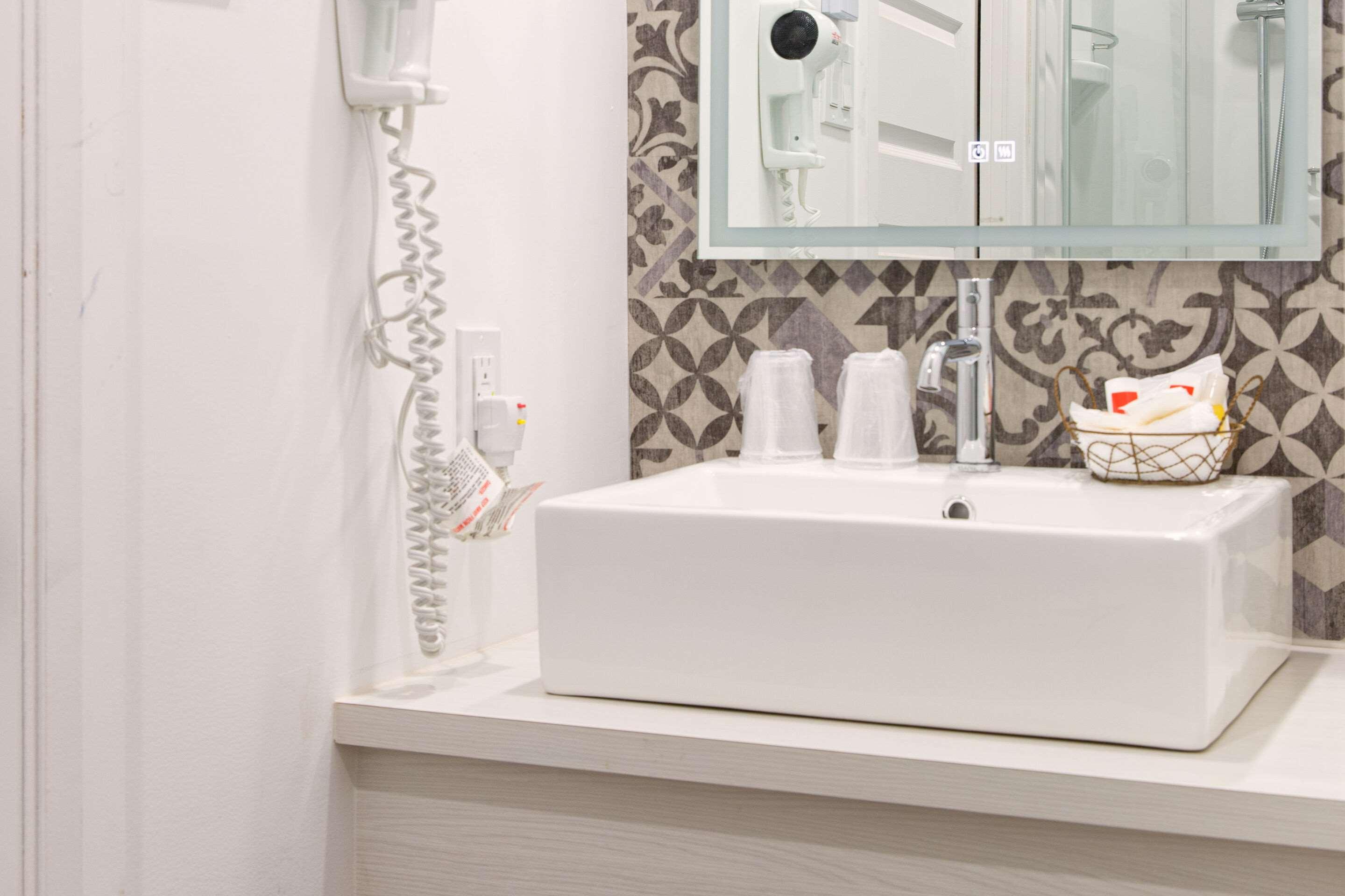 Double Queen Size Bed