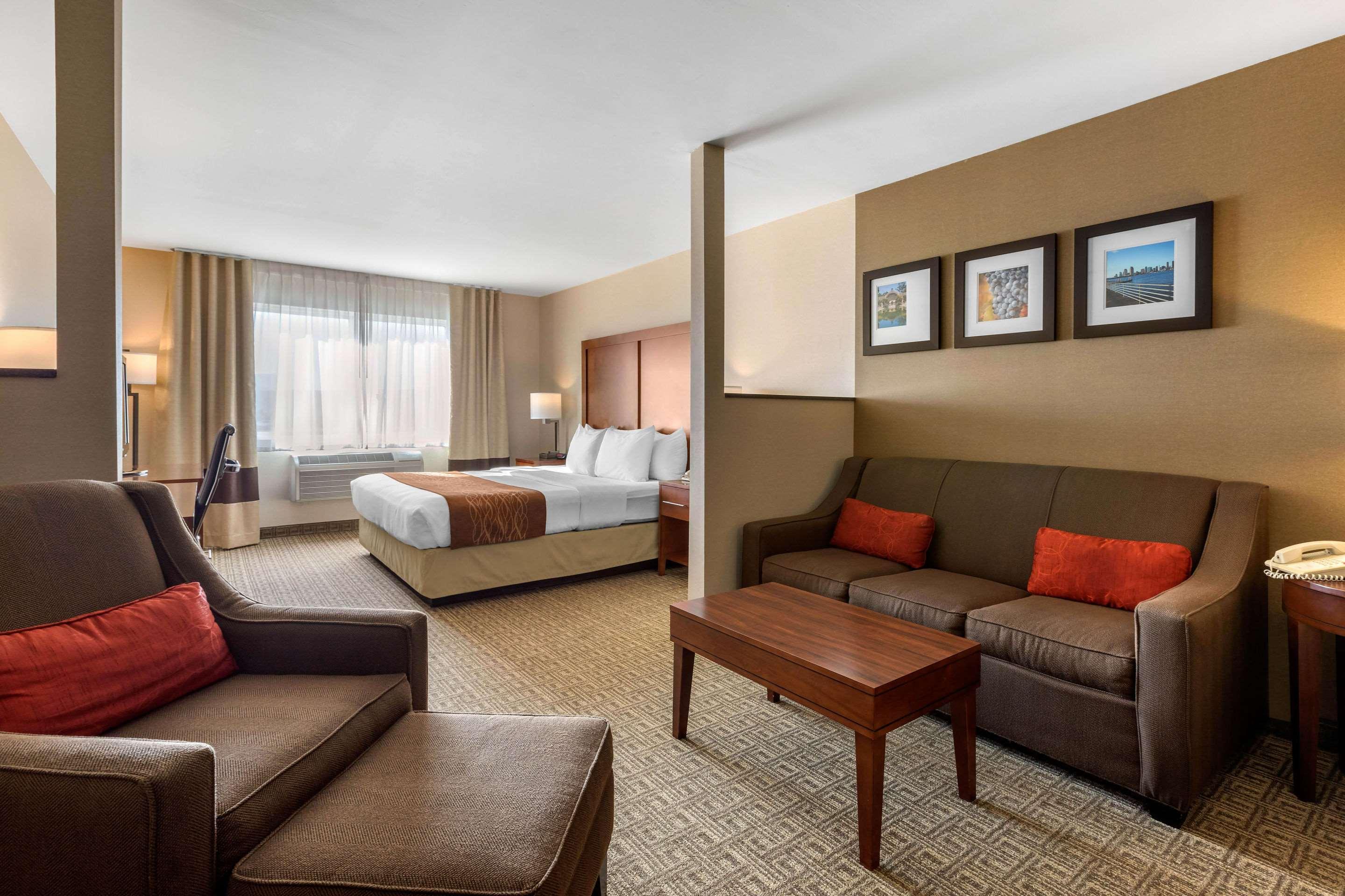 Suite Queen Size Bed