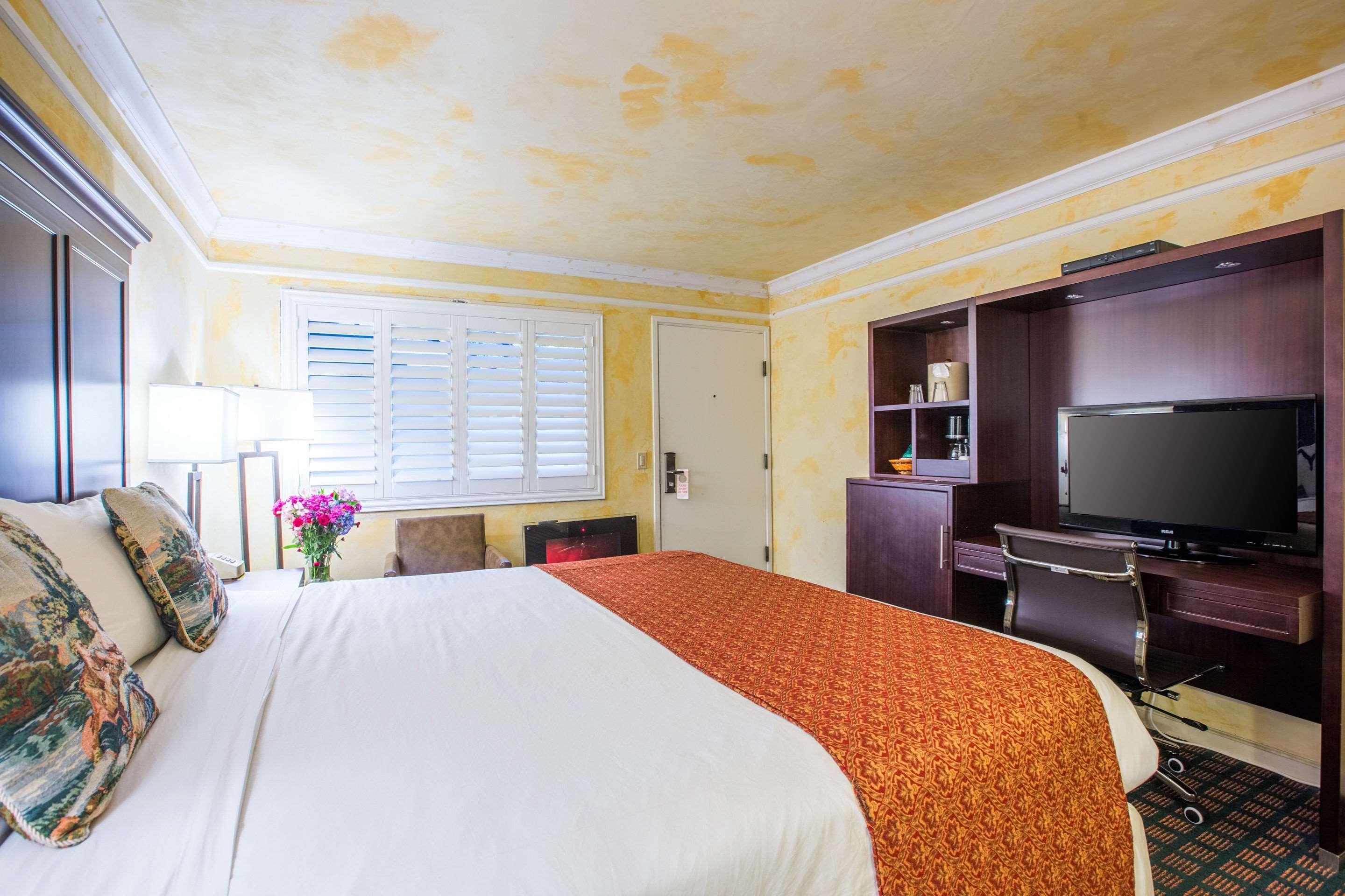 Double King Bed Non Smoking