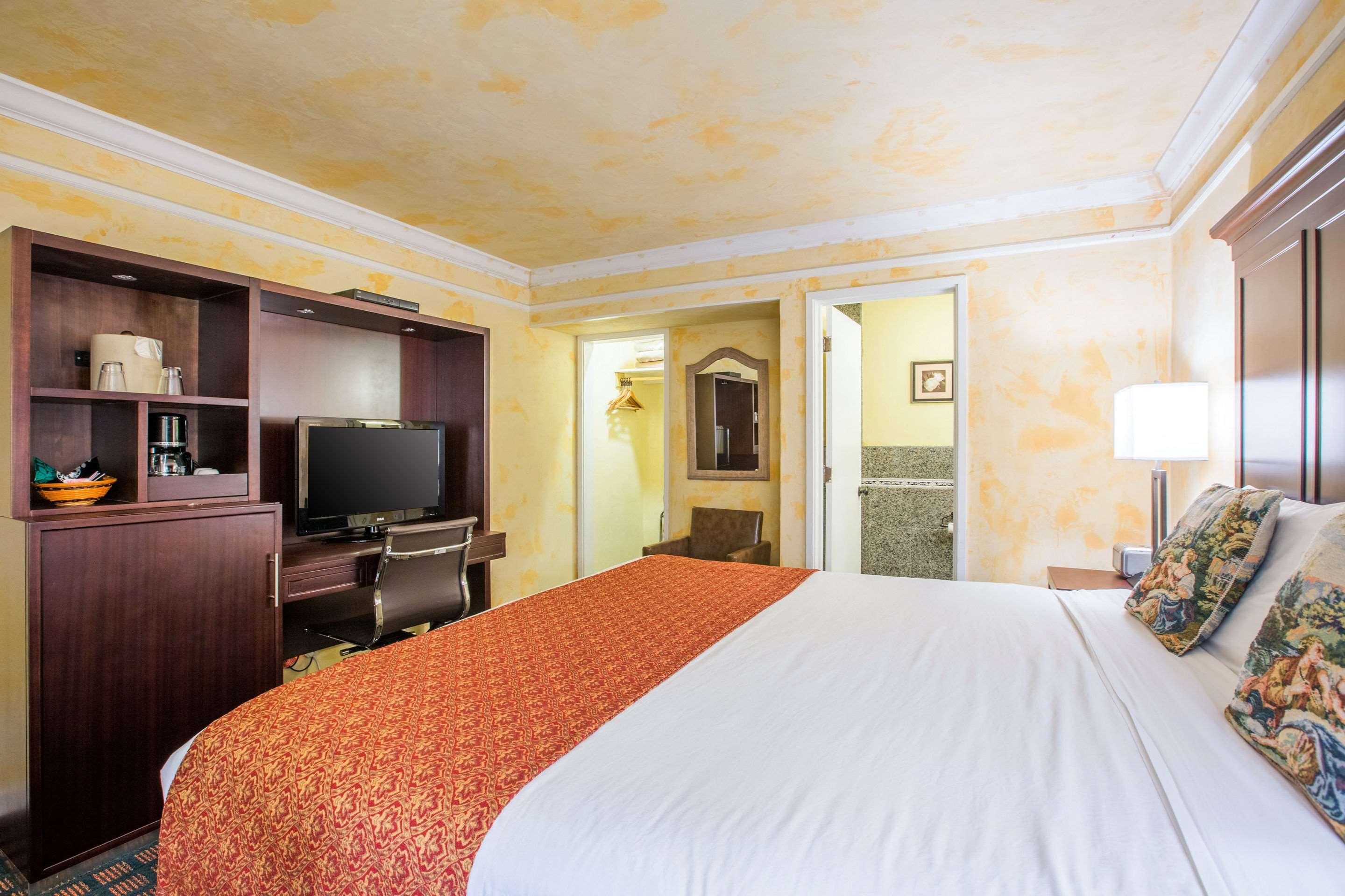 Double King Bed Non Smoking