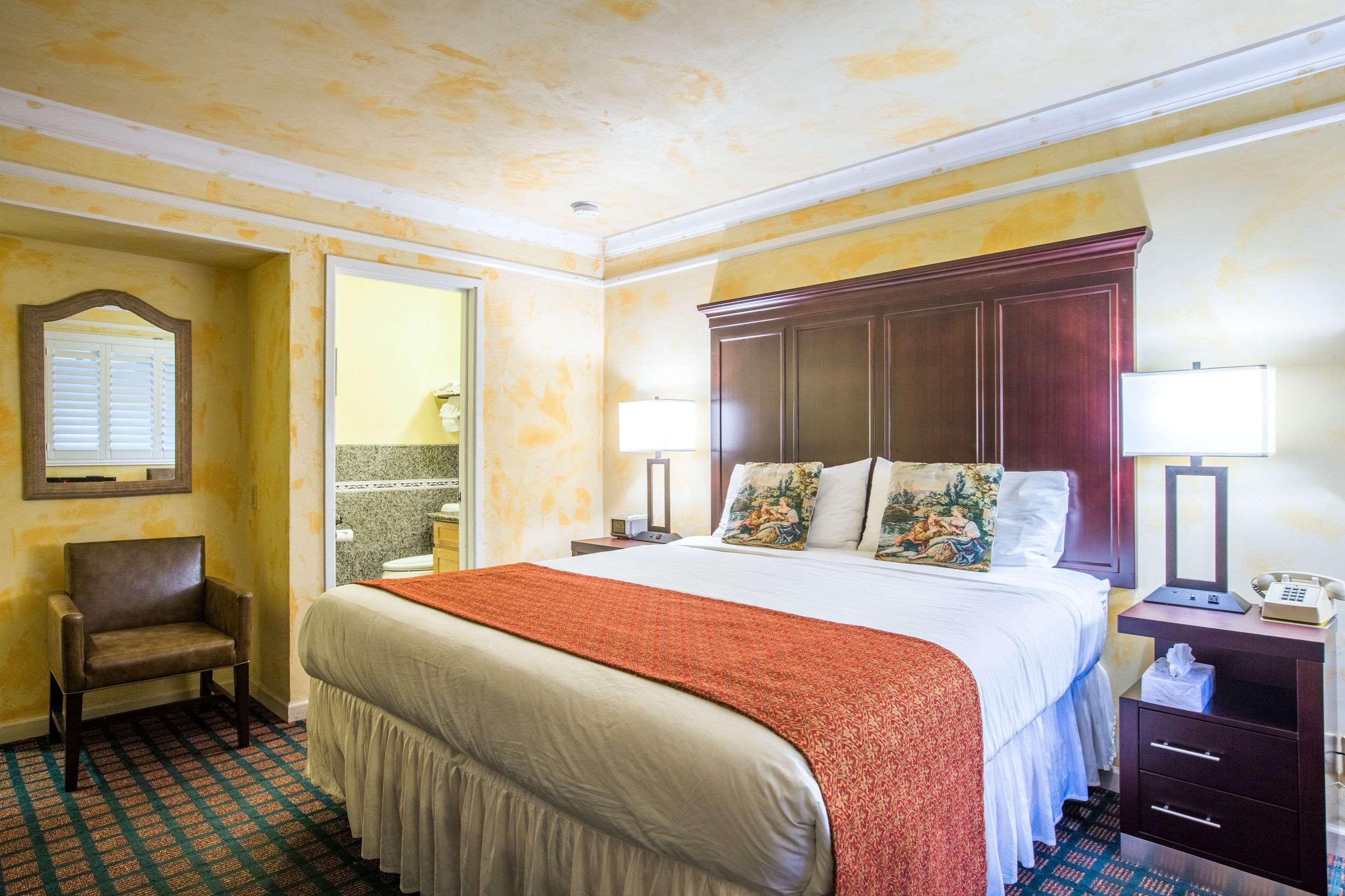 Double King Bed Non Smoking