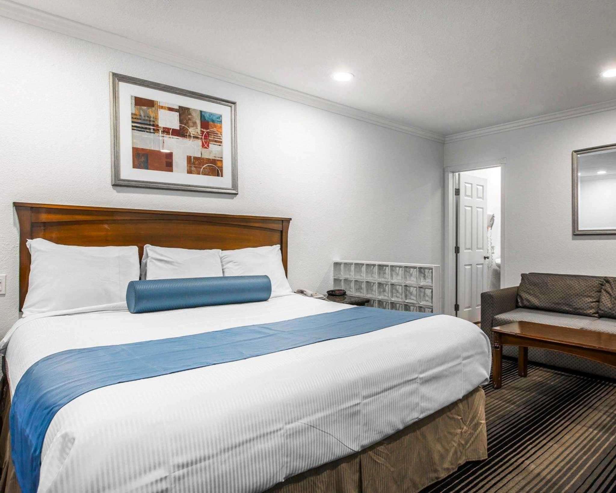 Double Two Double Beds Non Smoking