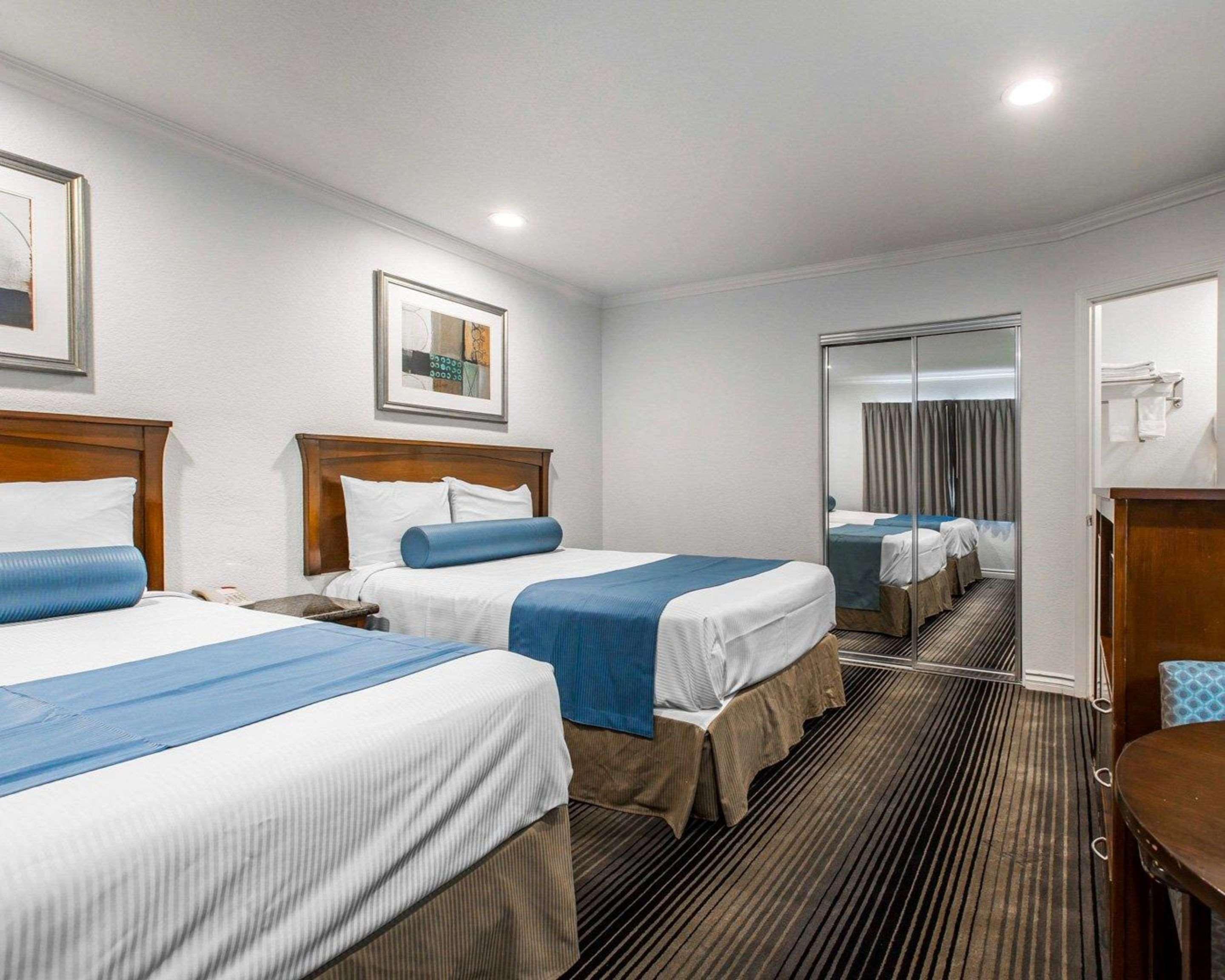 Double Two Double Beds Non Smoking