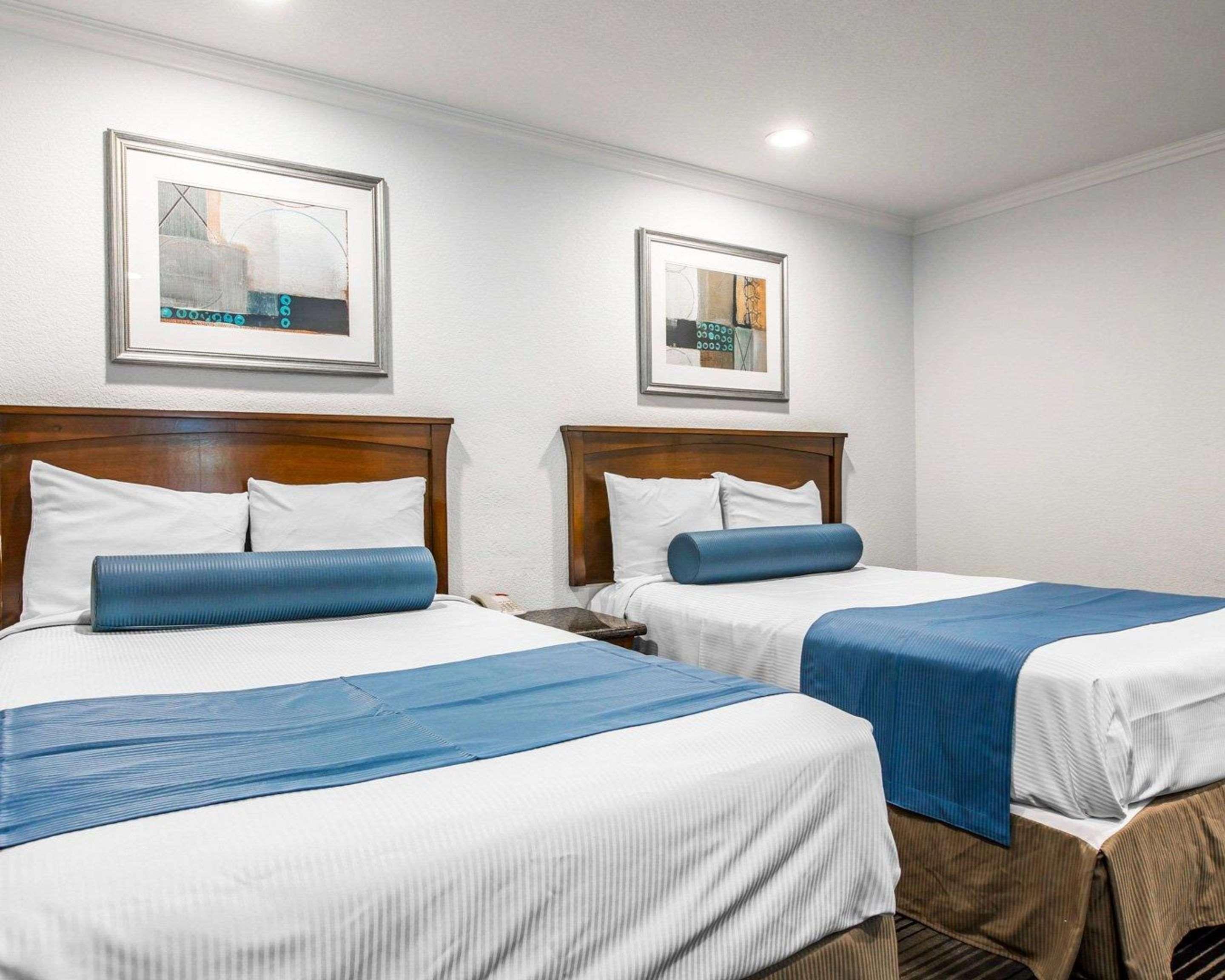 Double Two Double Beds Non Smoking