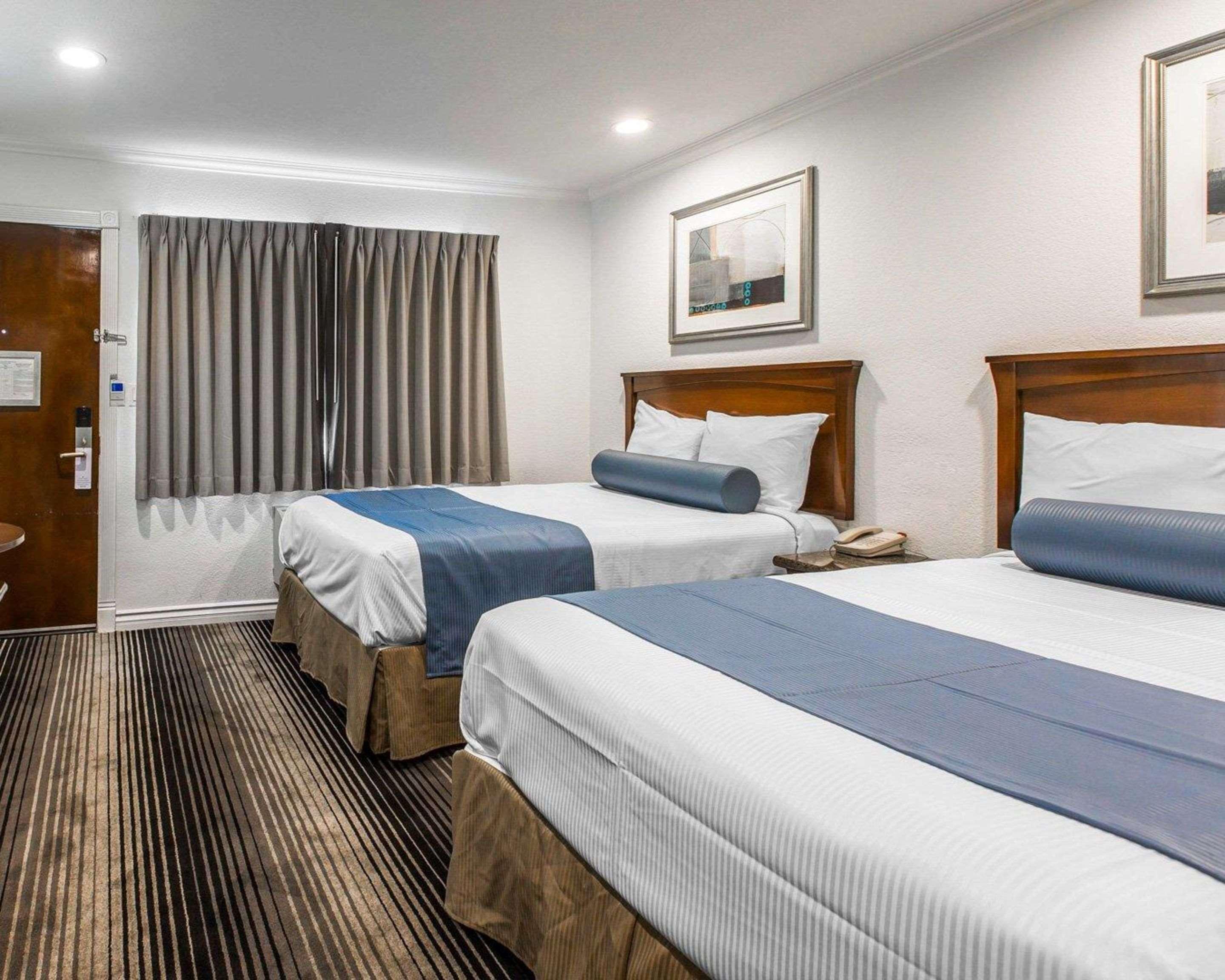 Double Two Double Beds Non Smoking