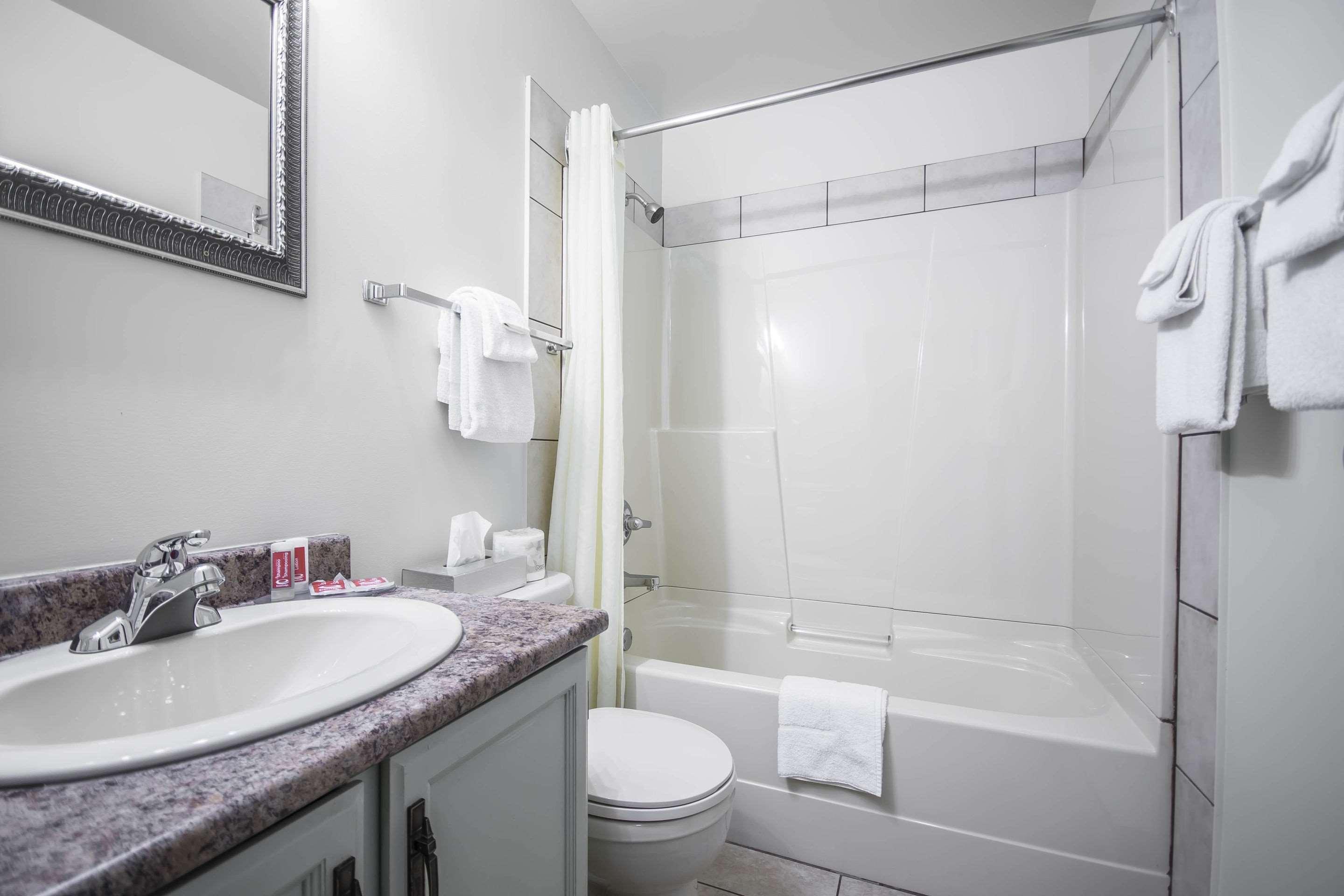 Double Two Queen Beds Non Smoking