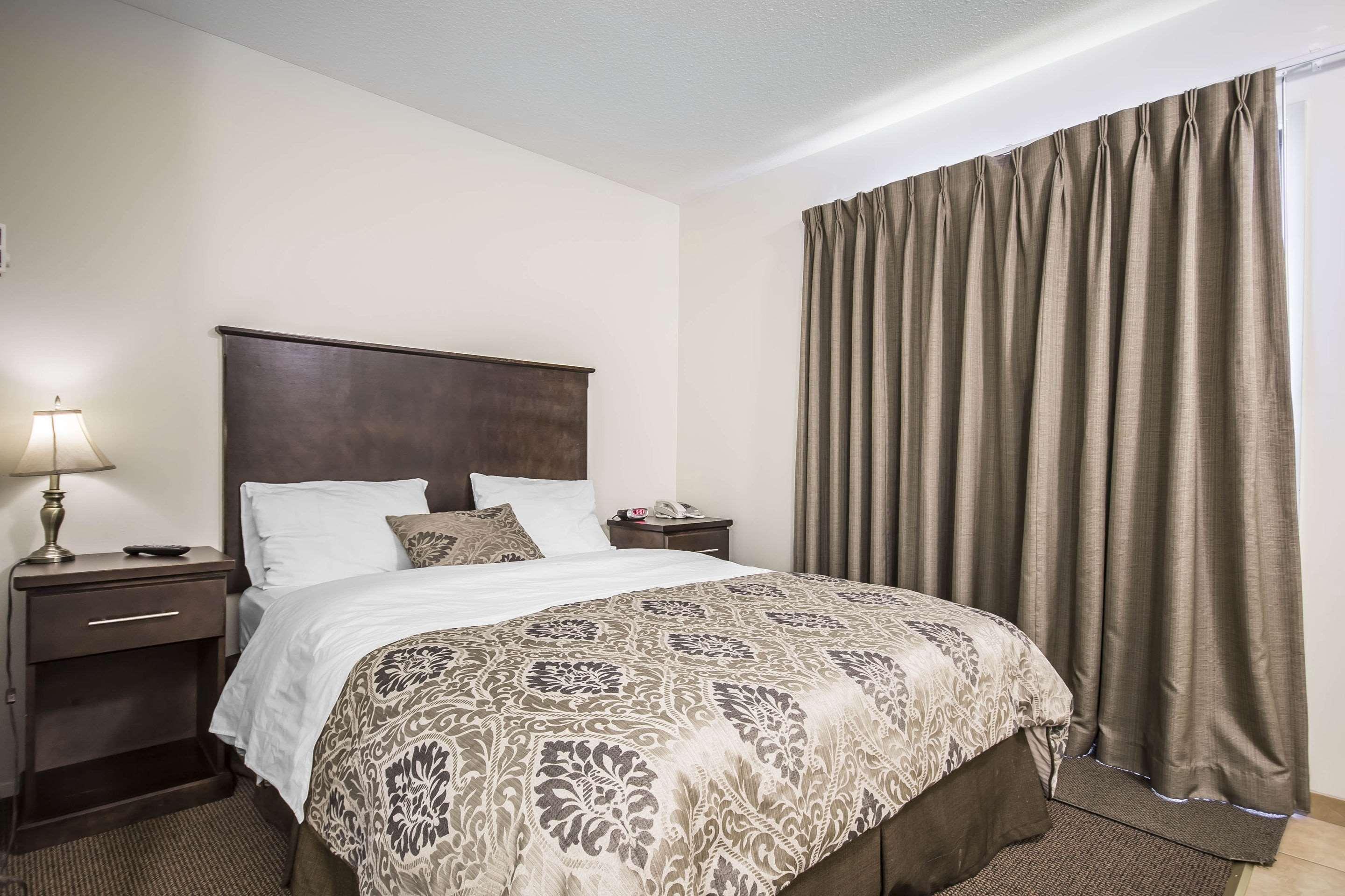 Suite Two Queen Beds Non Smoking