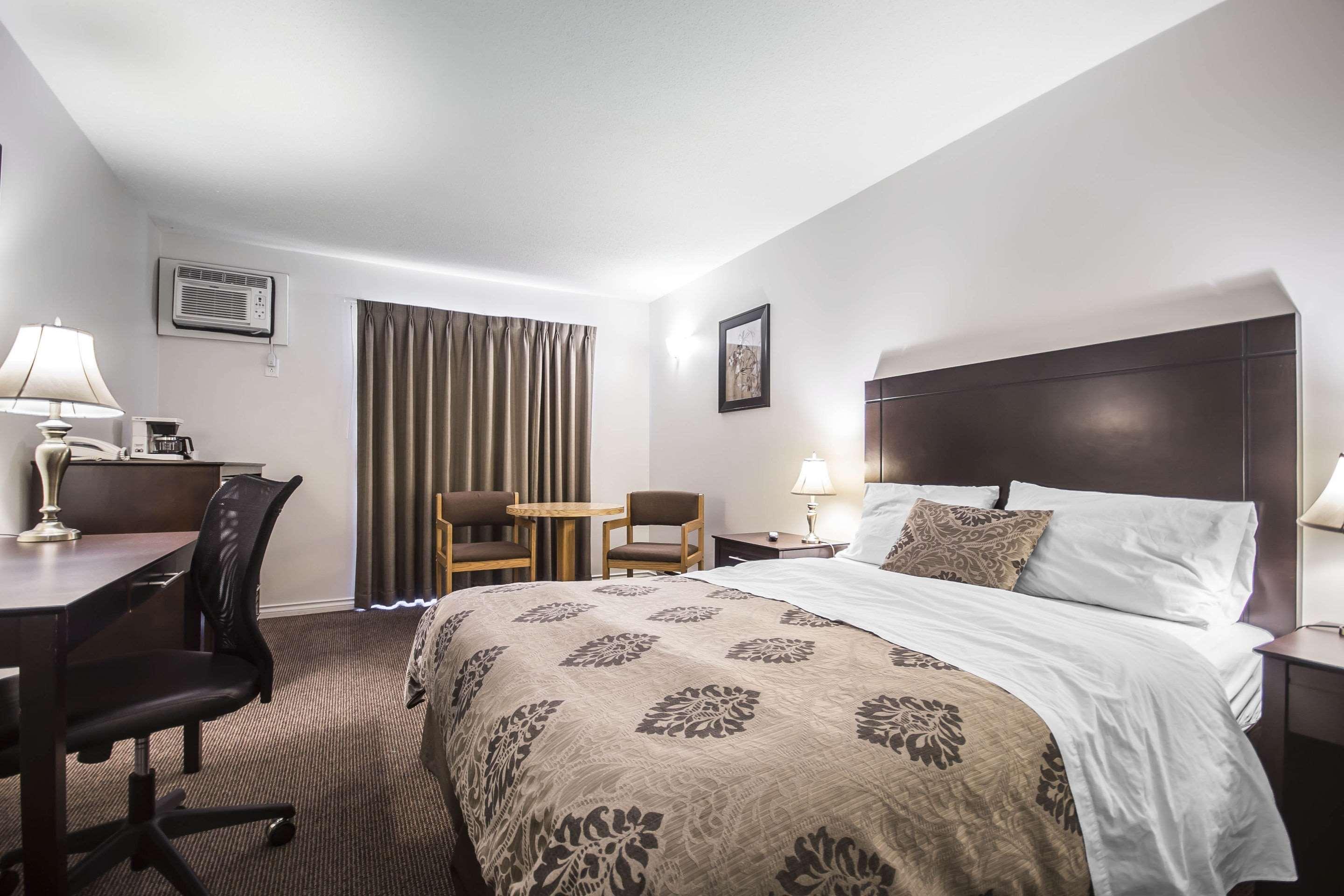 Double Queen Bed Non Smoking