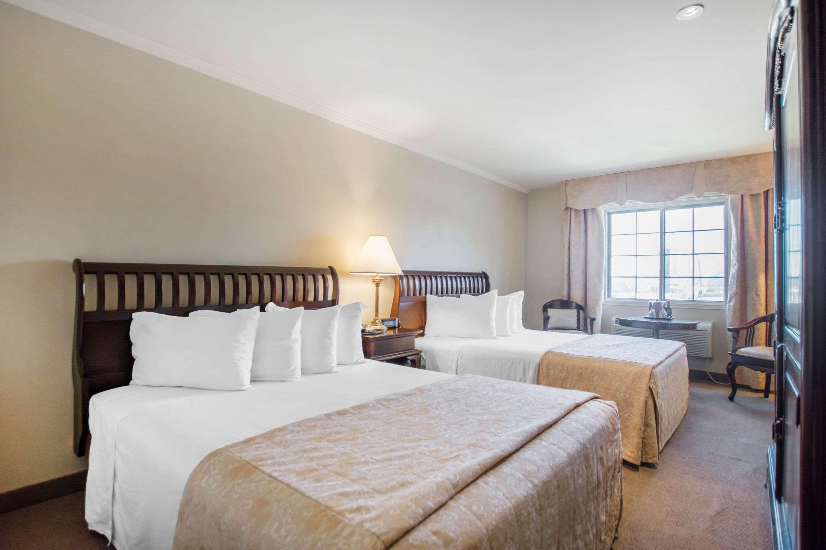 Double Two Queen Beds Non Smoking