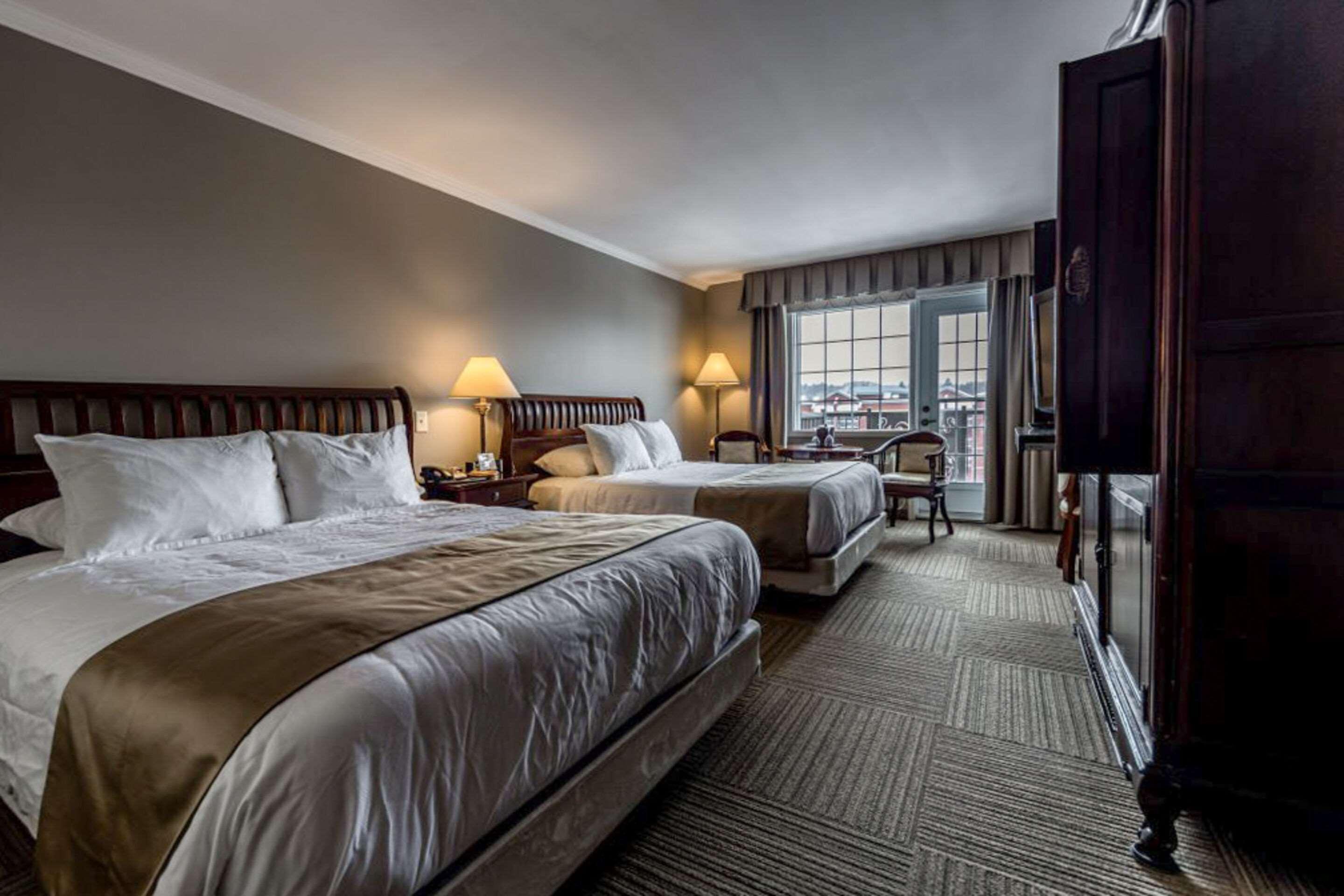 Double Two Queen Beds Non Smoking