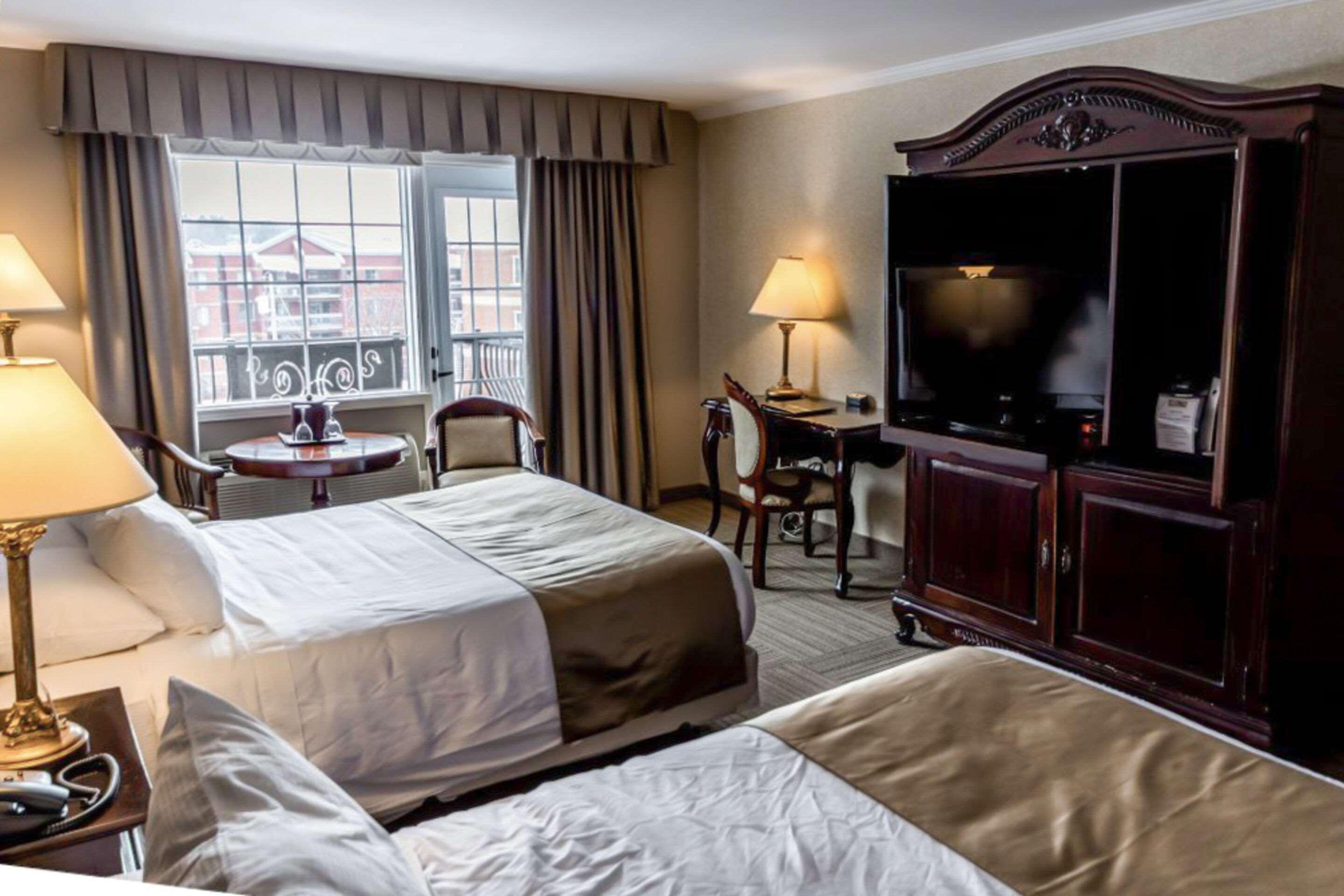 Double Two Queen Beds Non Smoking