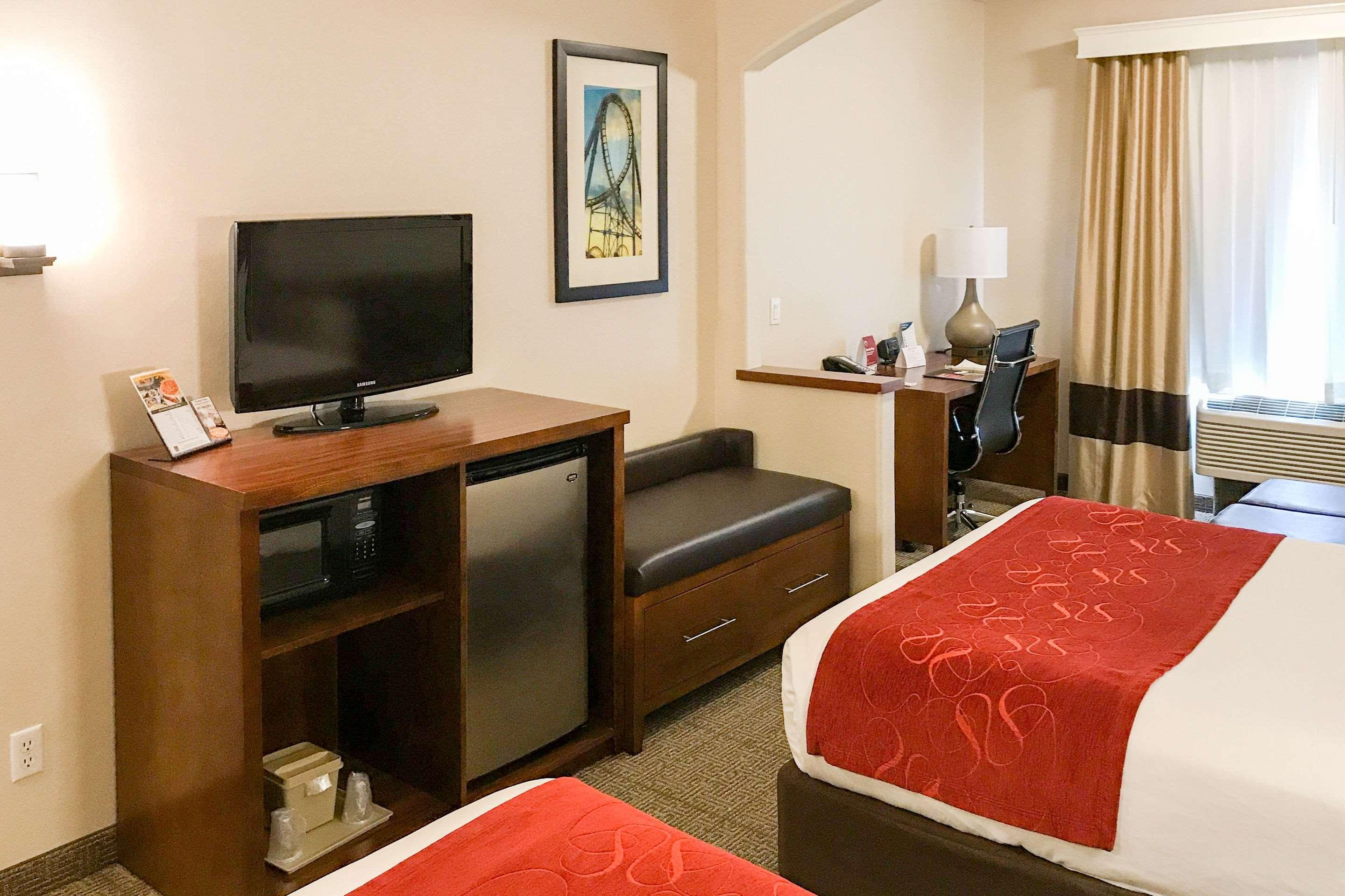 Quadruple Two Queen Beds