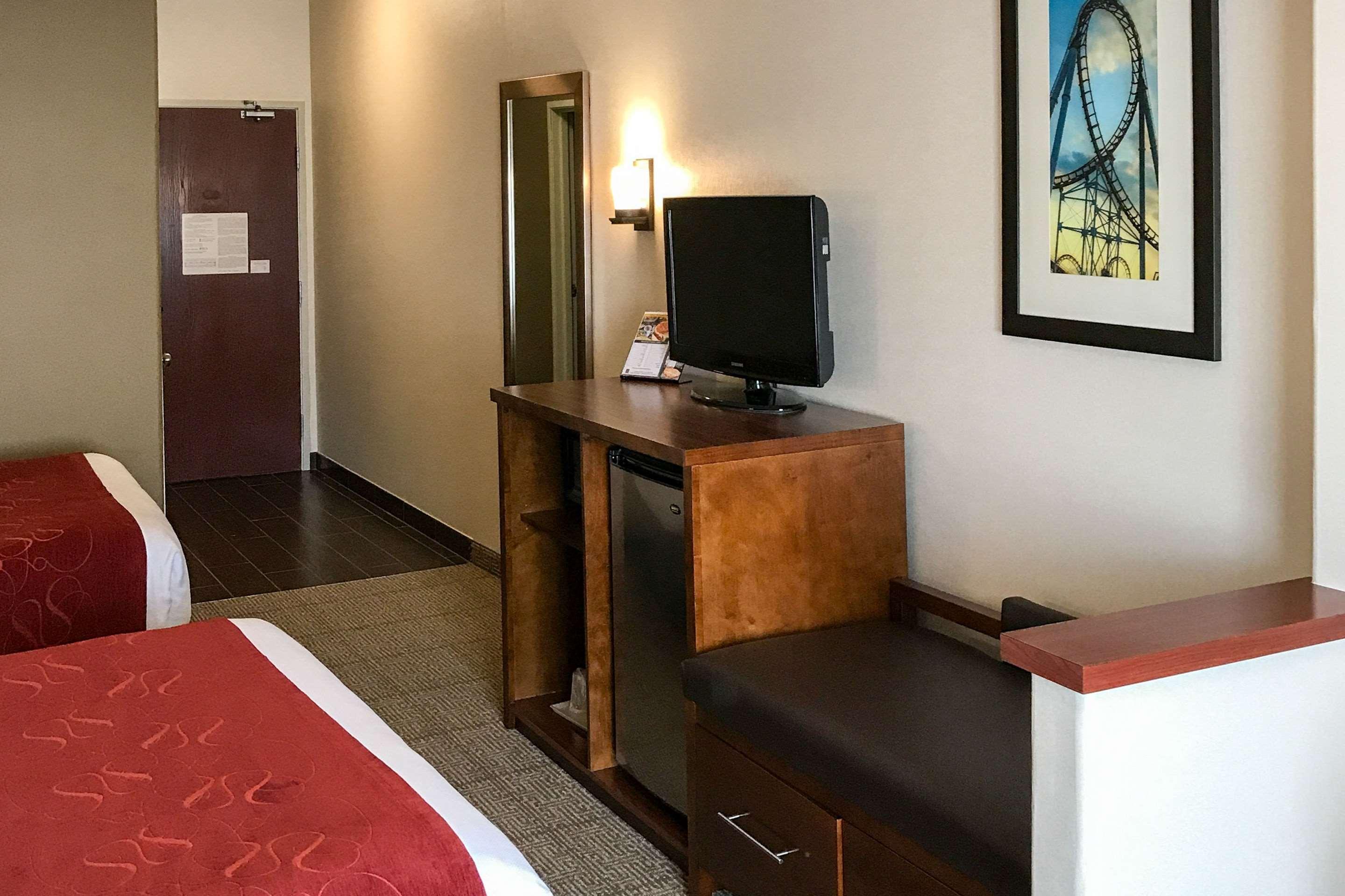 Quadruple Two Queen Beds