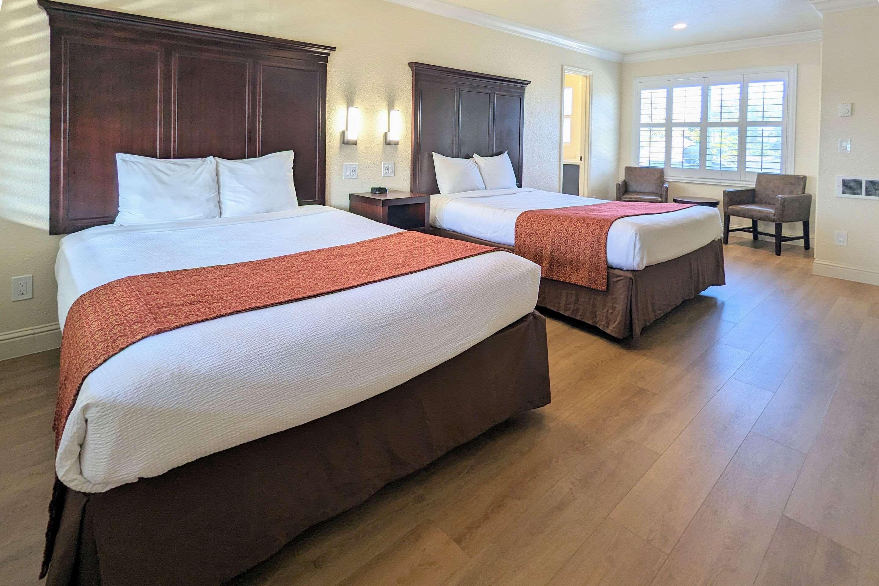 Double Two Queen Beds Non Smoking