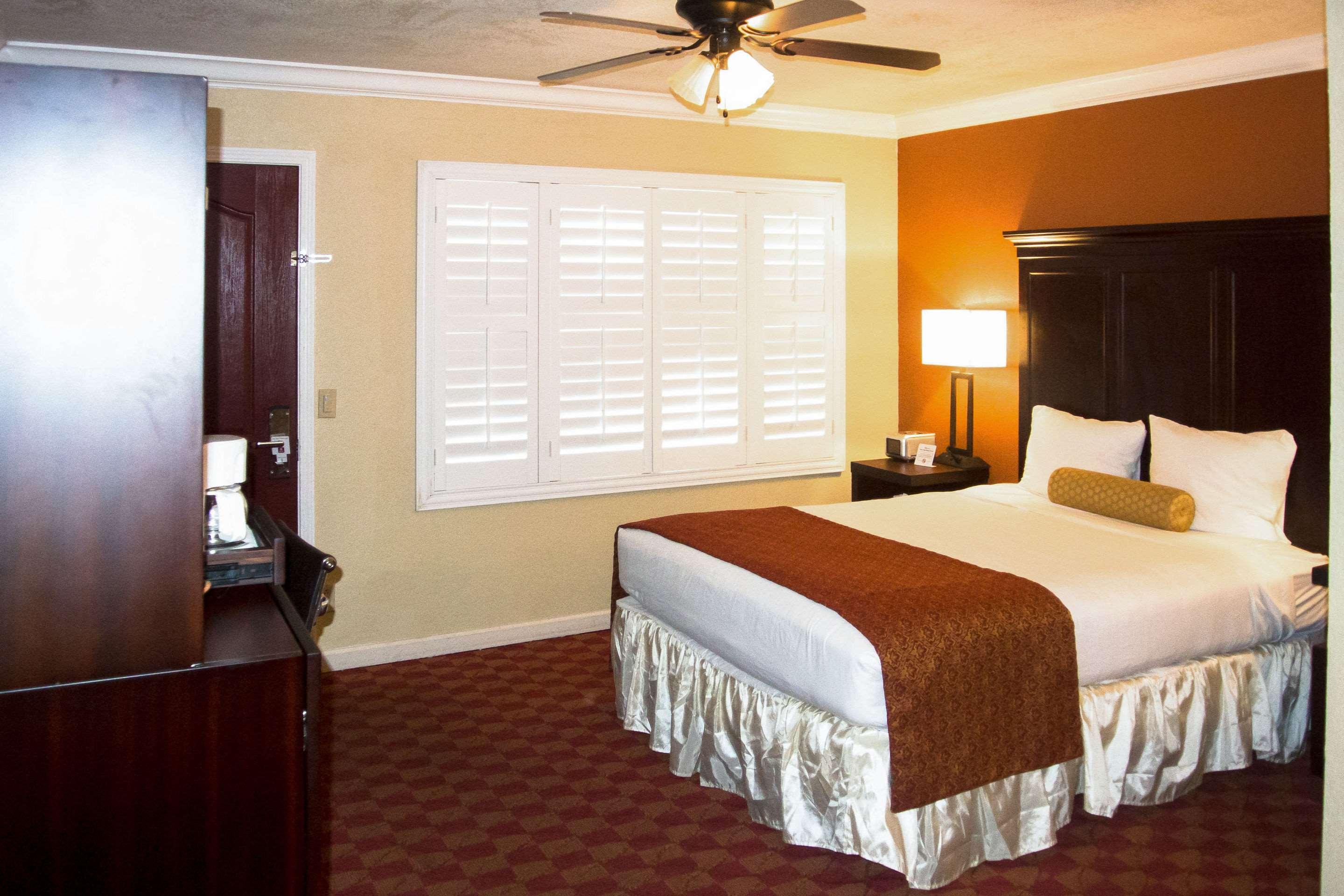 Suite Queen Size Bed