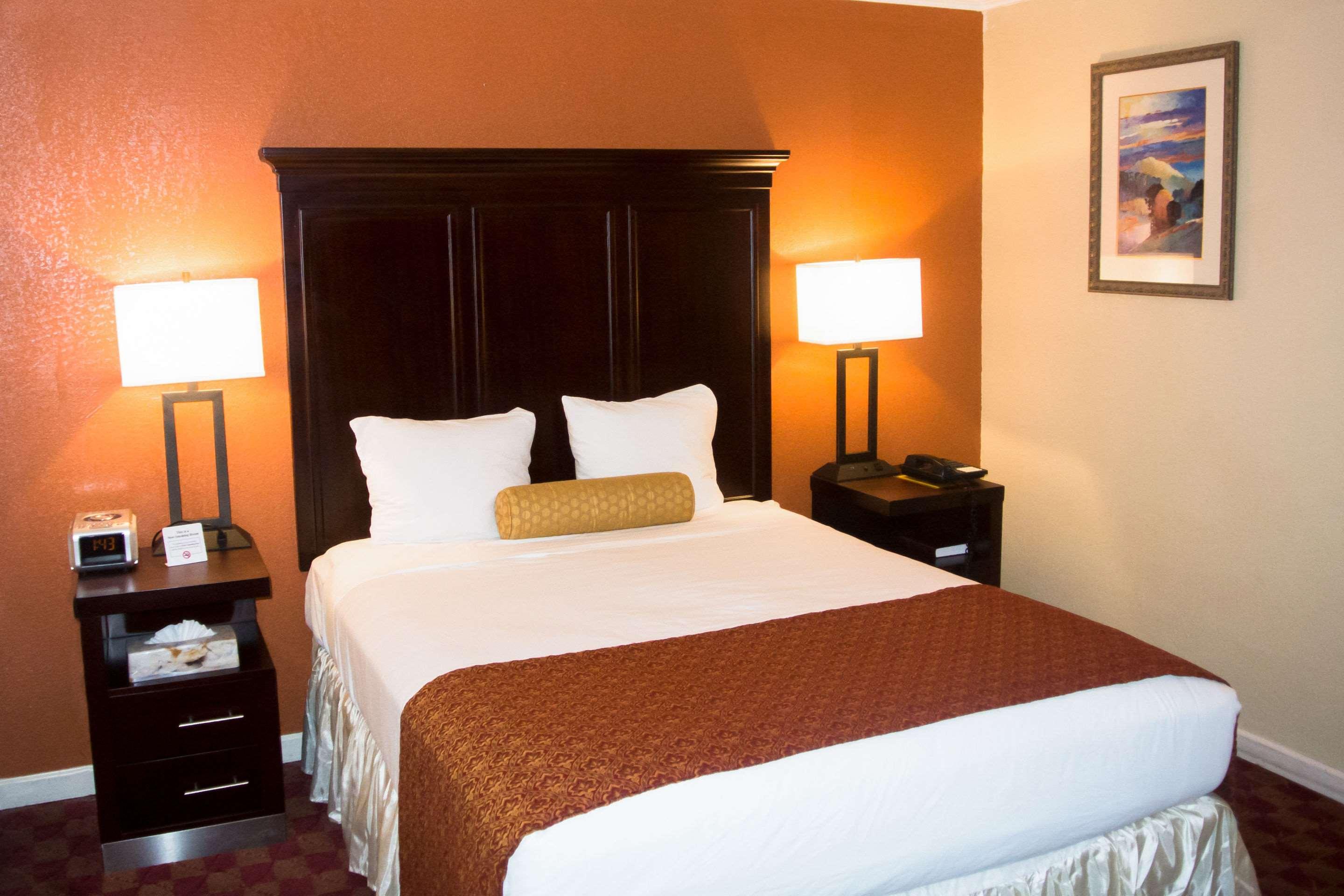 Suite Queen Size Bed