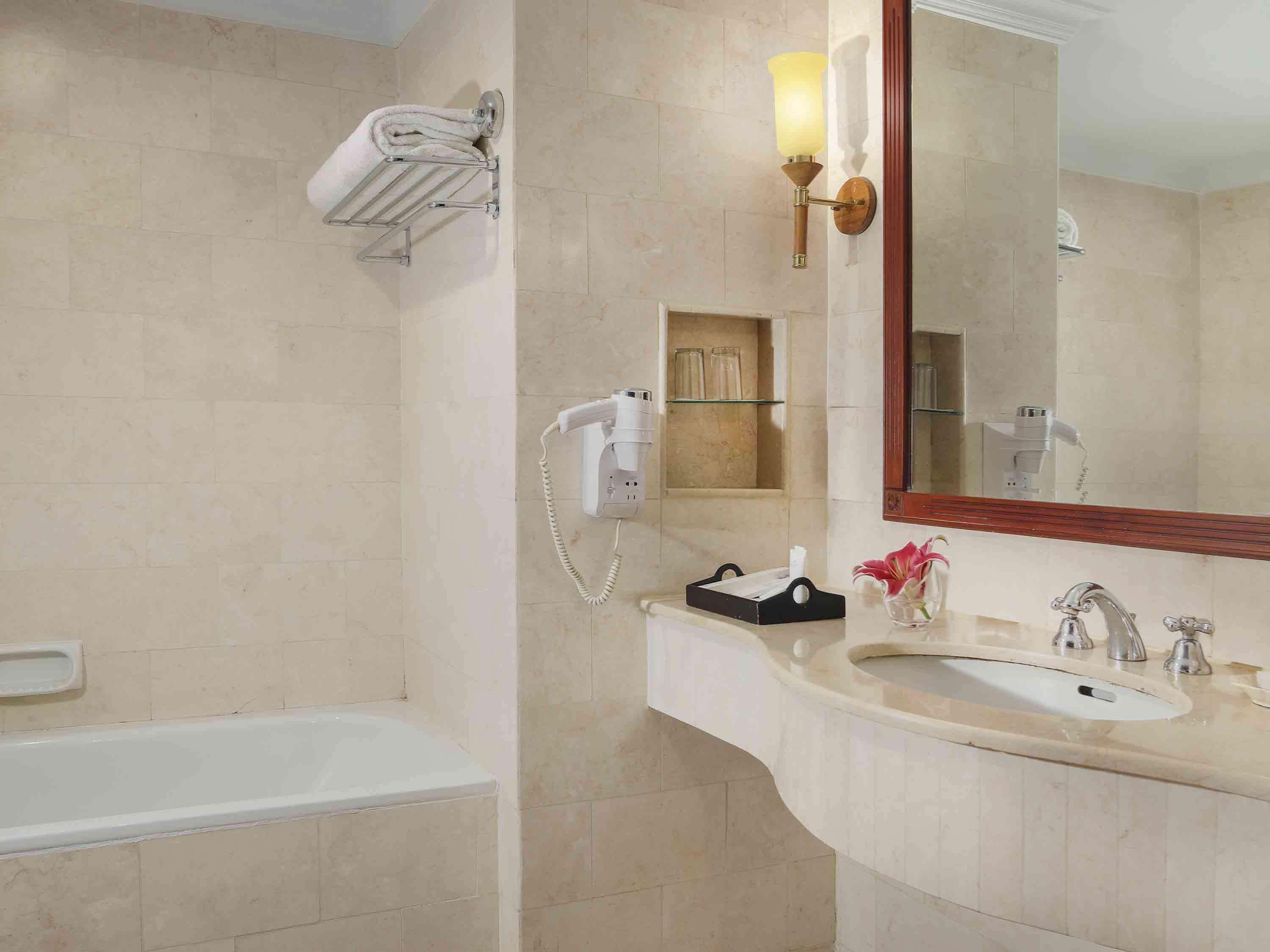 Suite Deluxe King Bed