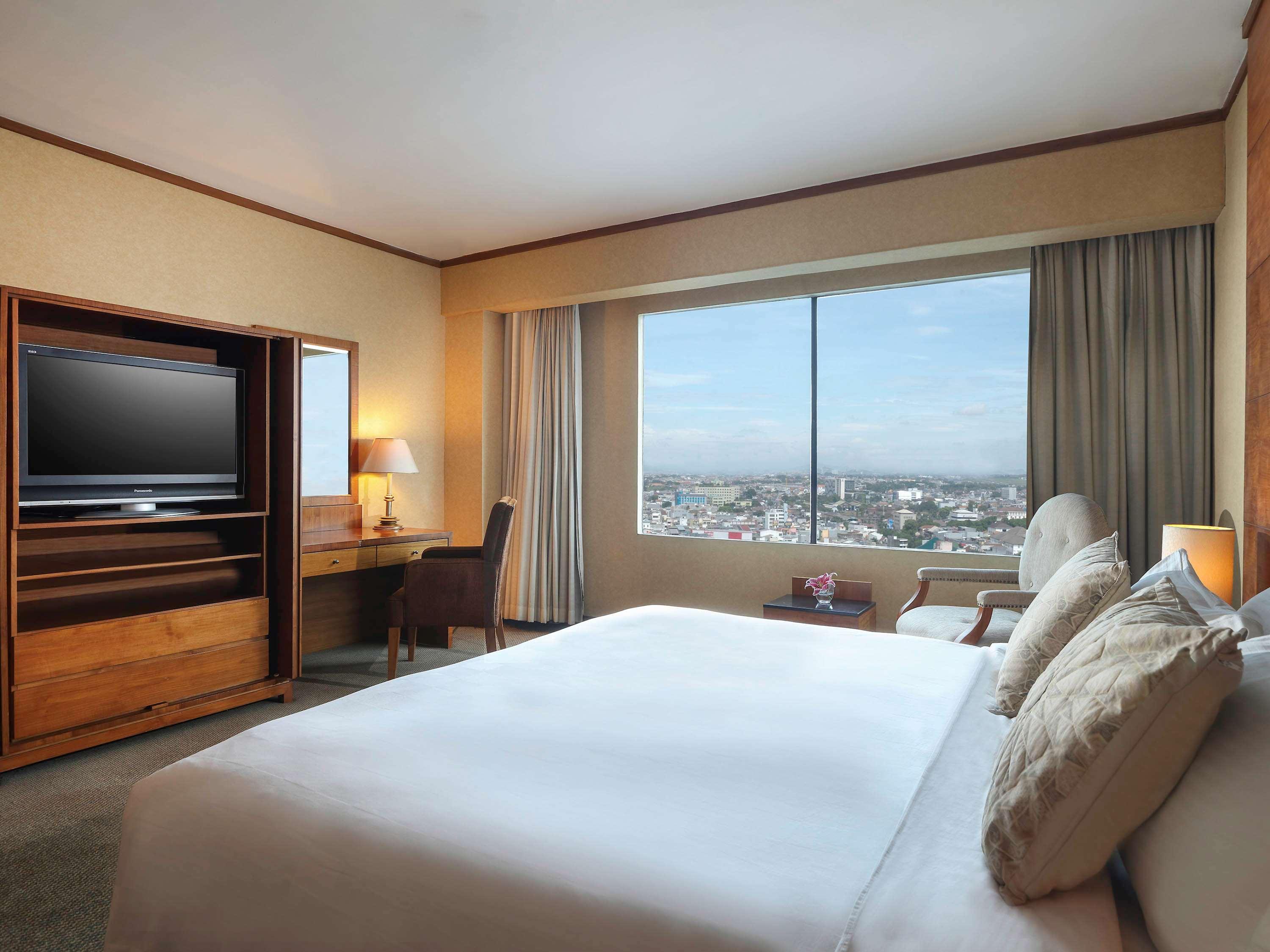 Suite Deluxe King Bed