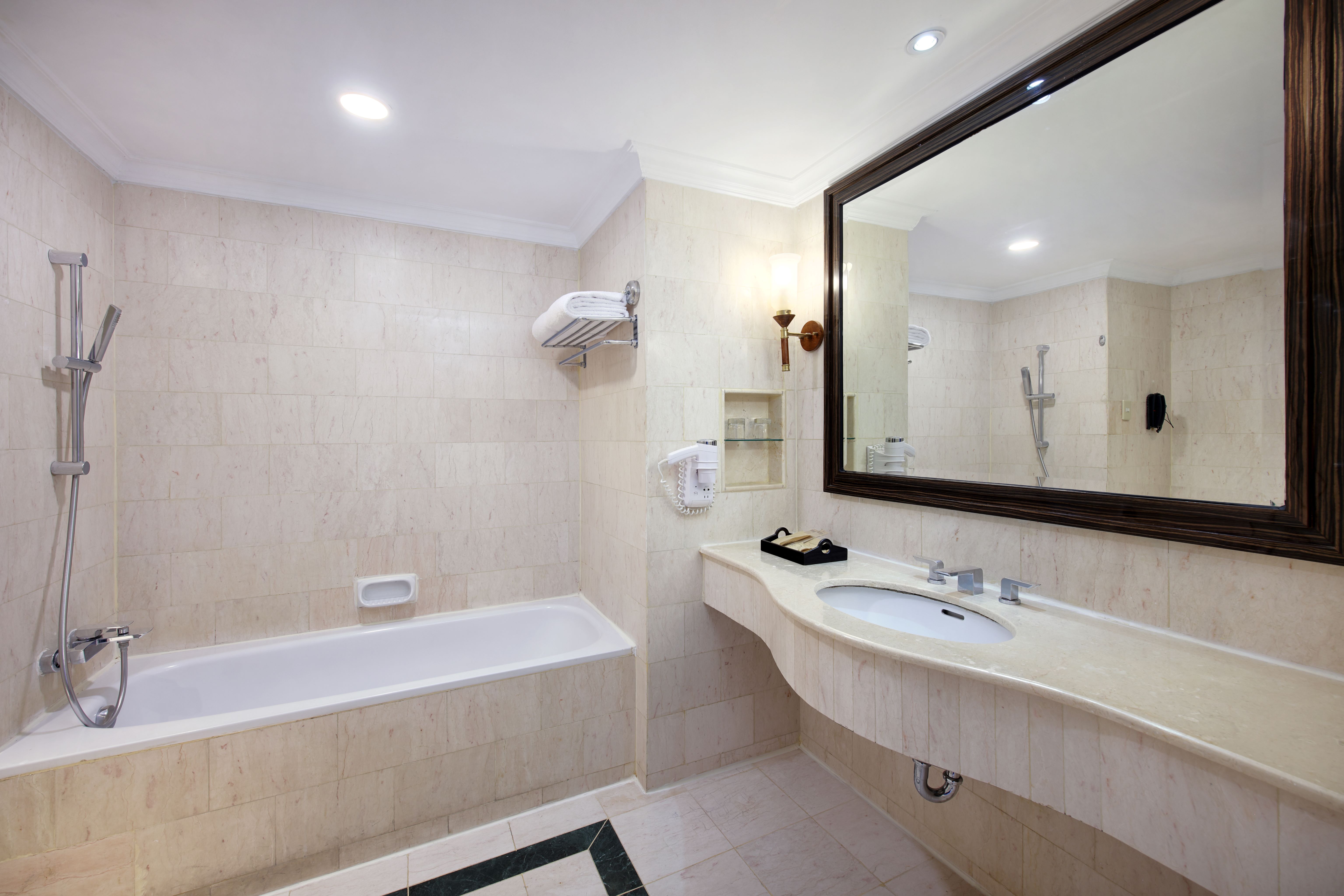 Double Deluxe King Bed