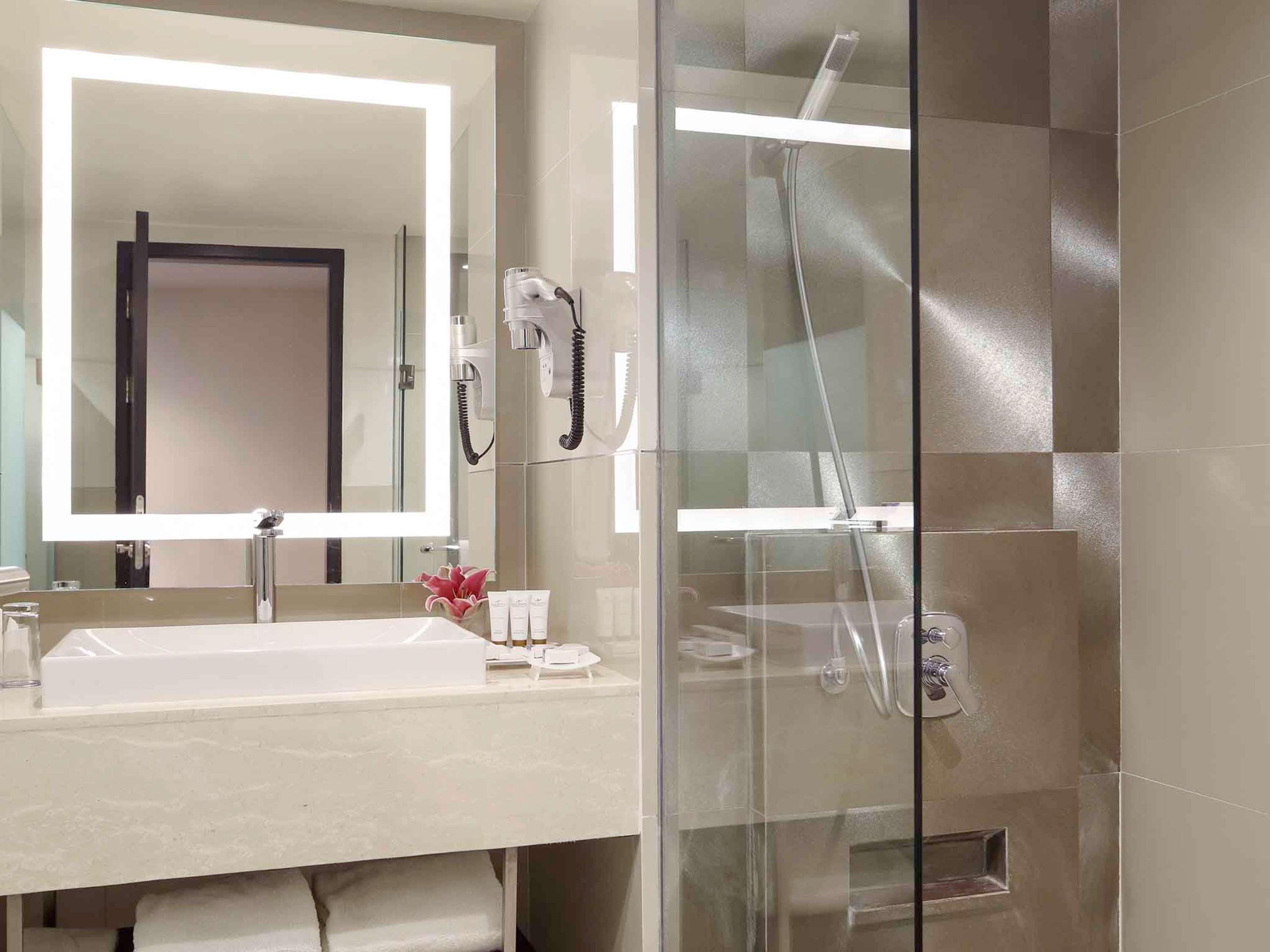 Junior Suite King Size Bed