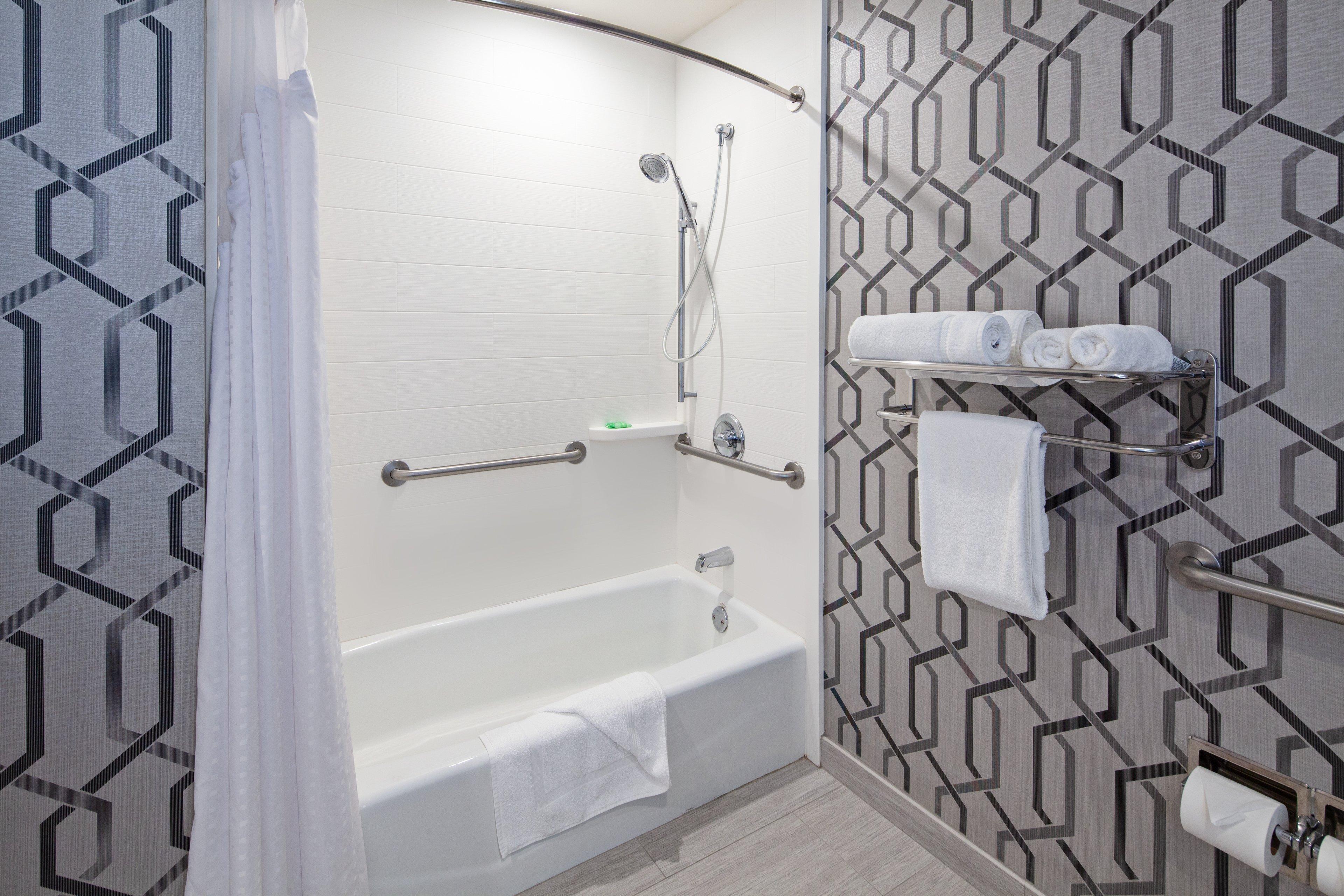 Suite Accessible King Size Bed