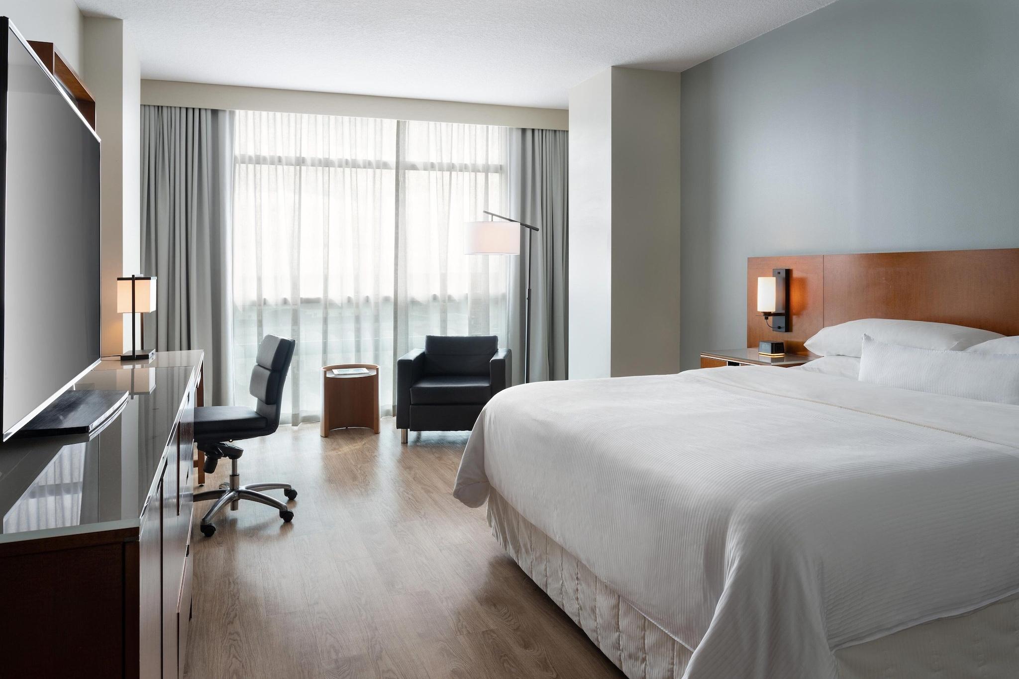 Double Club King Bed