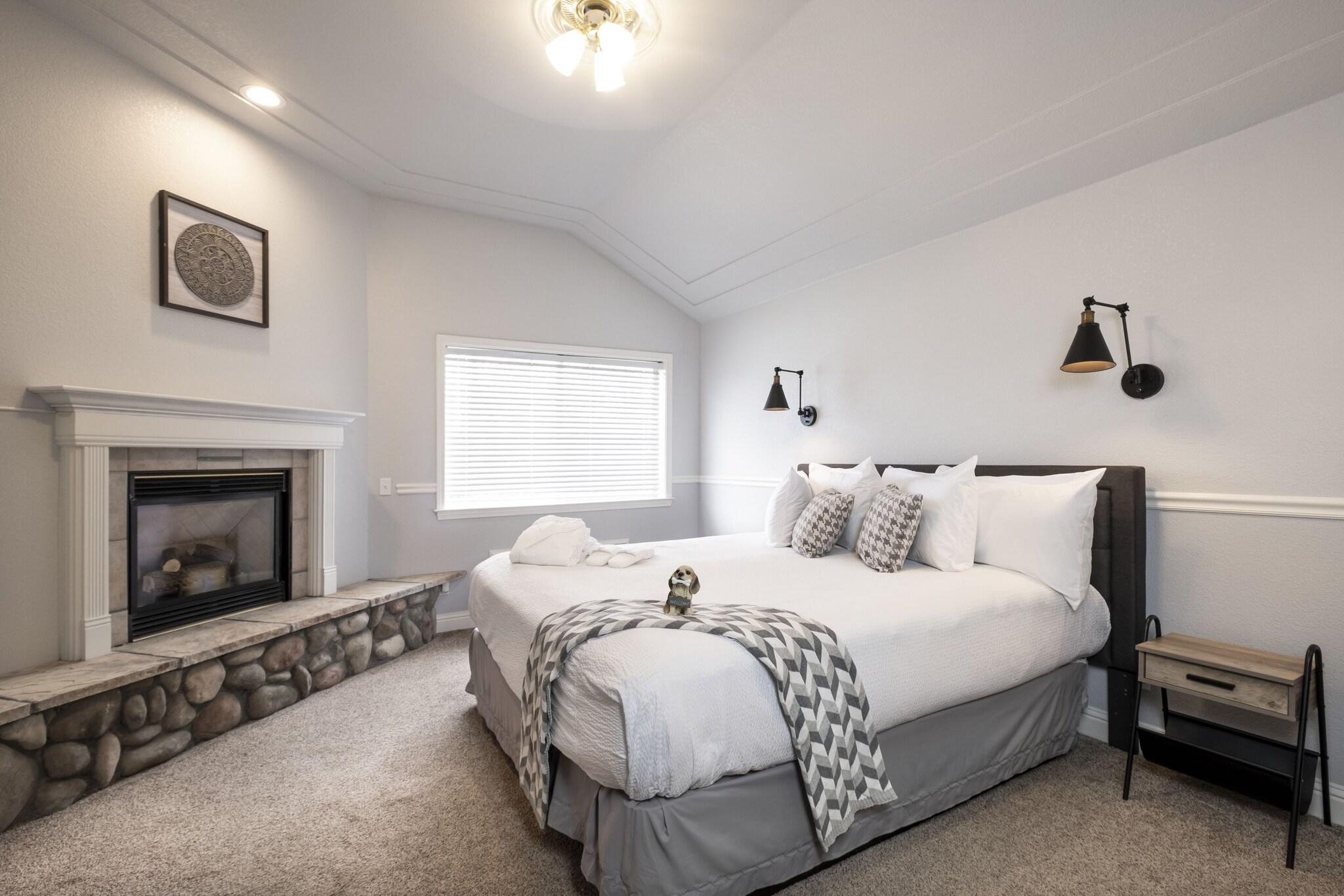 Junior Suite Queen Size Bed