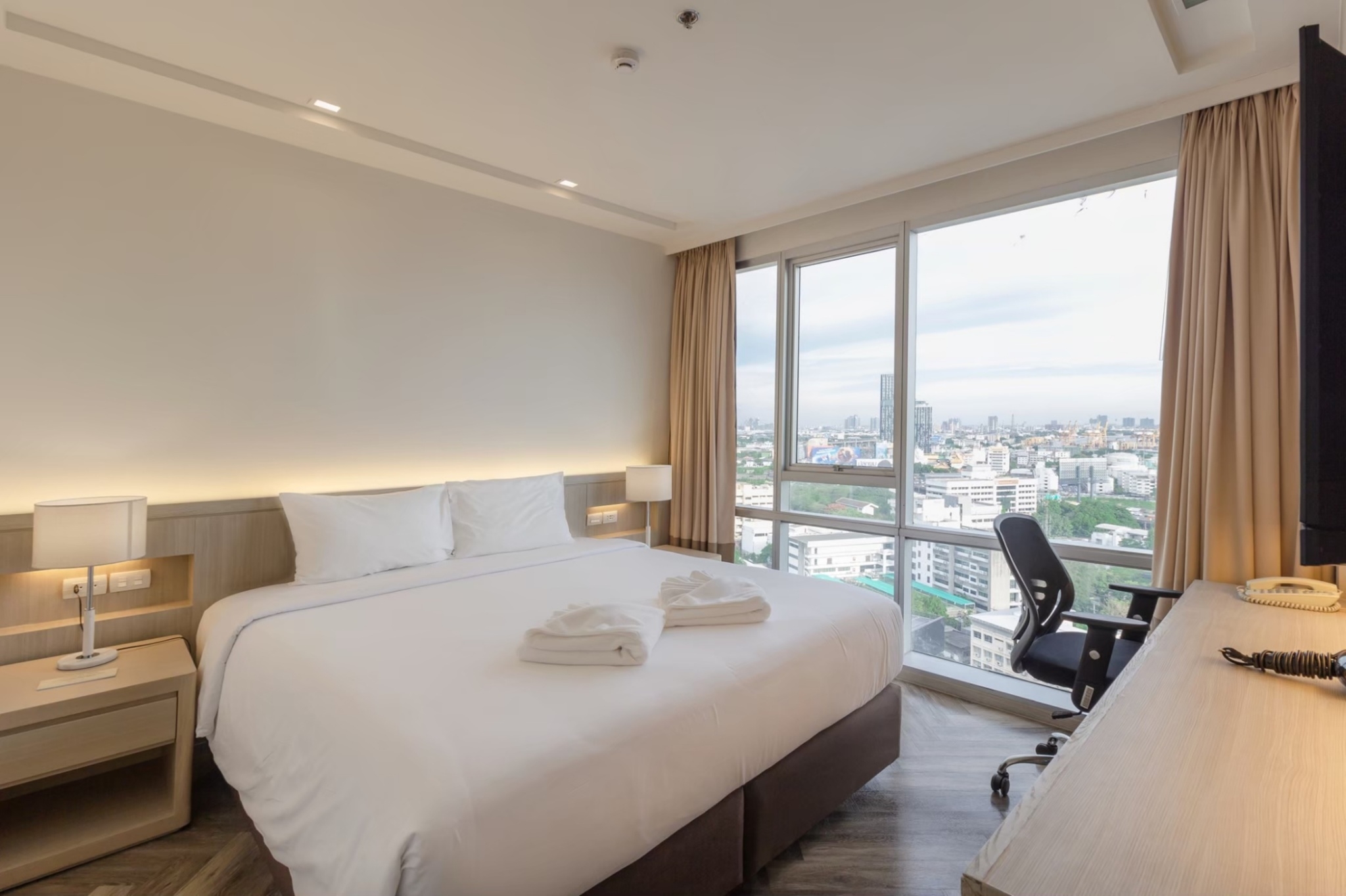 Suite King Bed with Jacuzzi