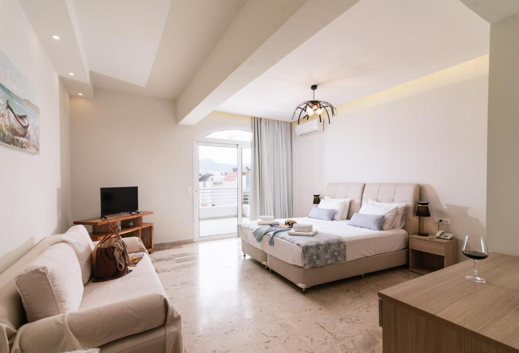 Junior Suite Pool View