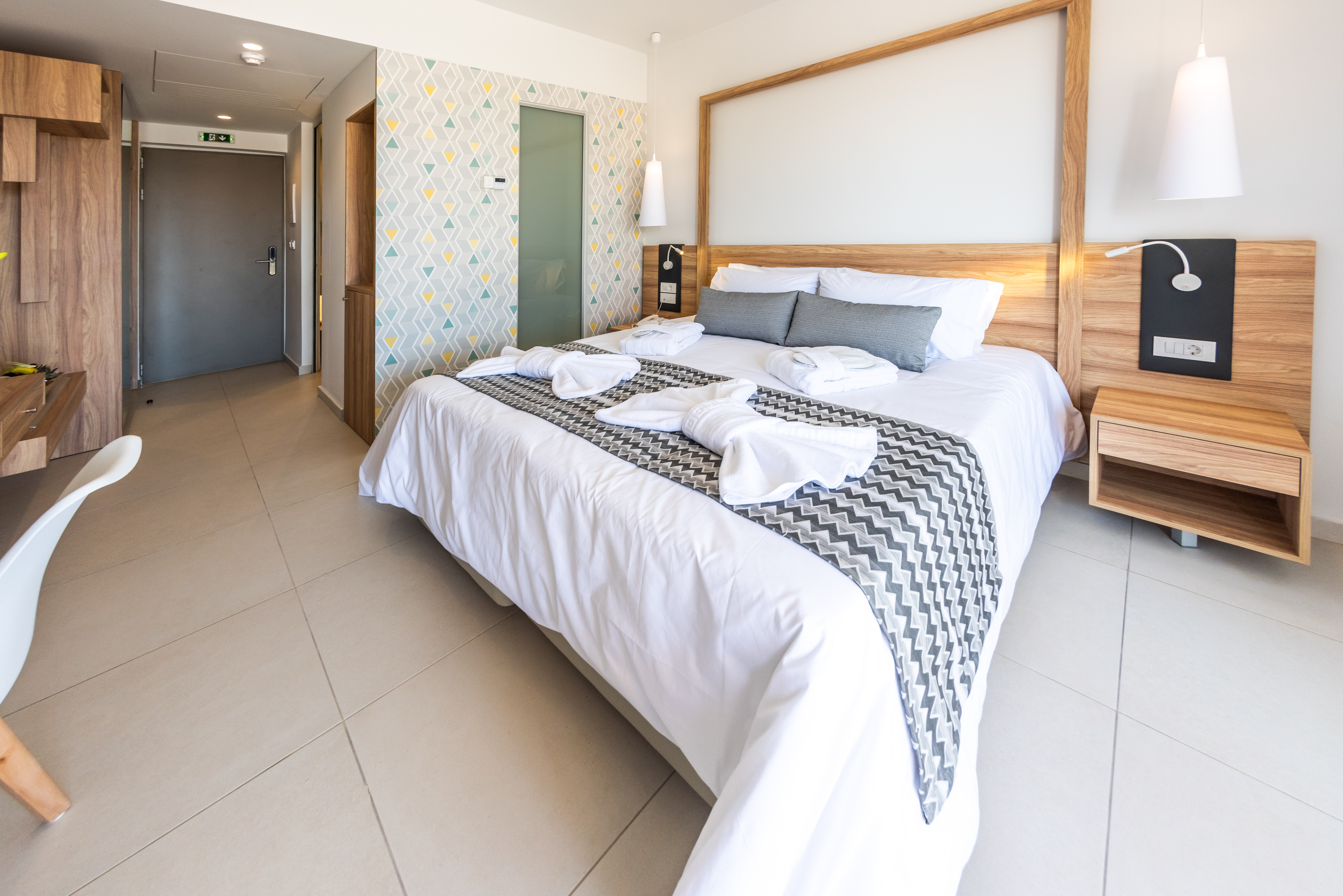 Double or Twin Superior Side Sea View