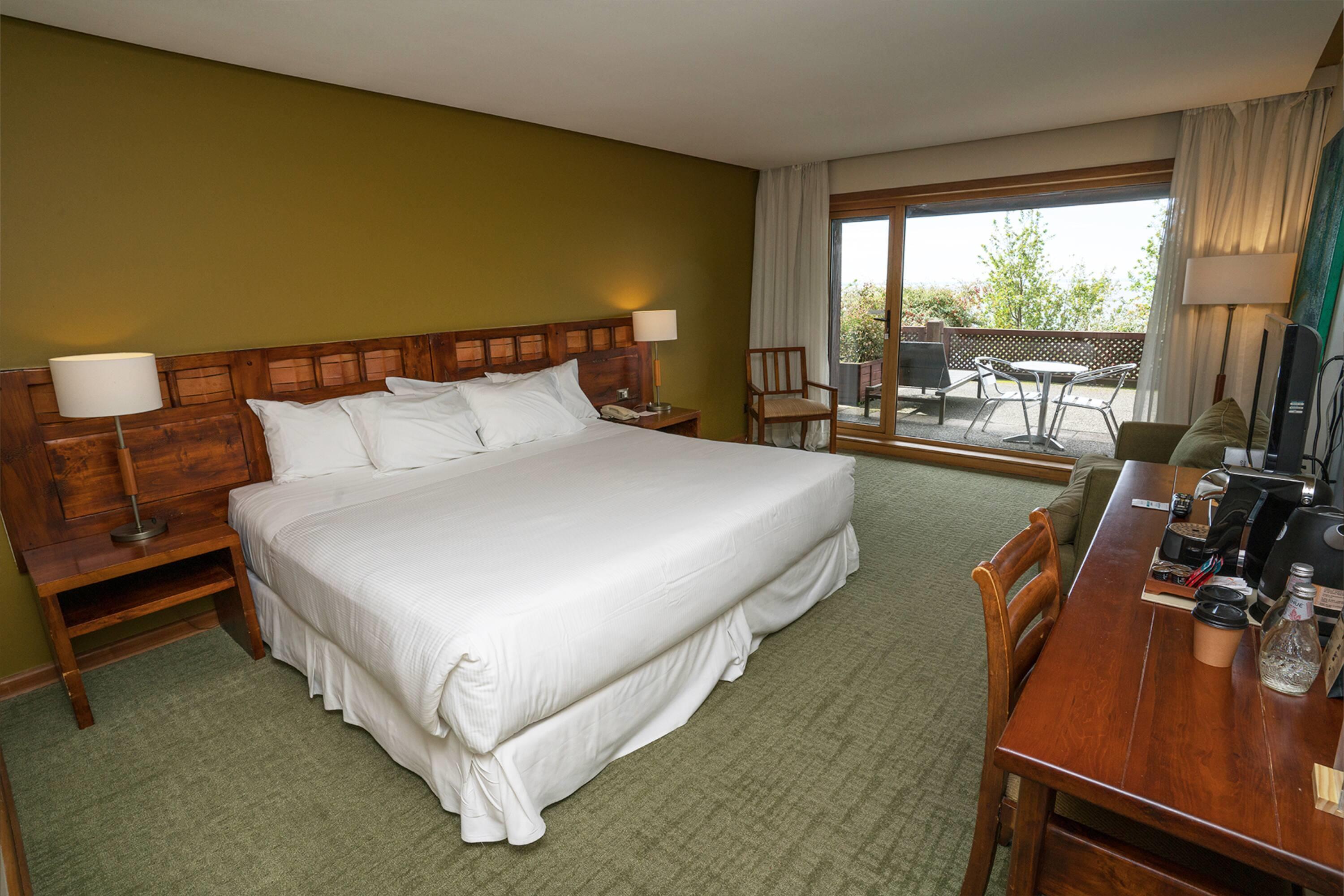 Junior Suite King Size Bed