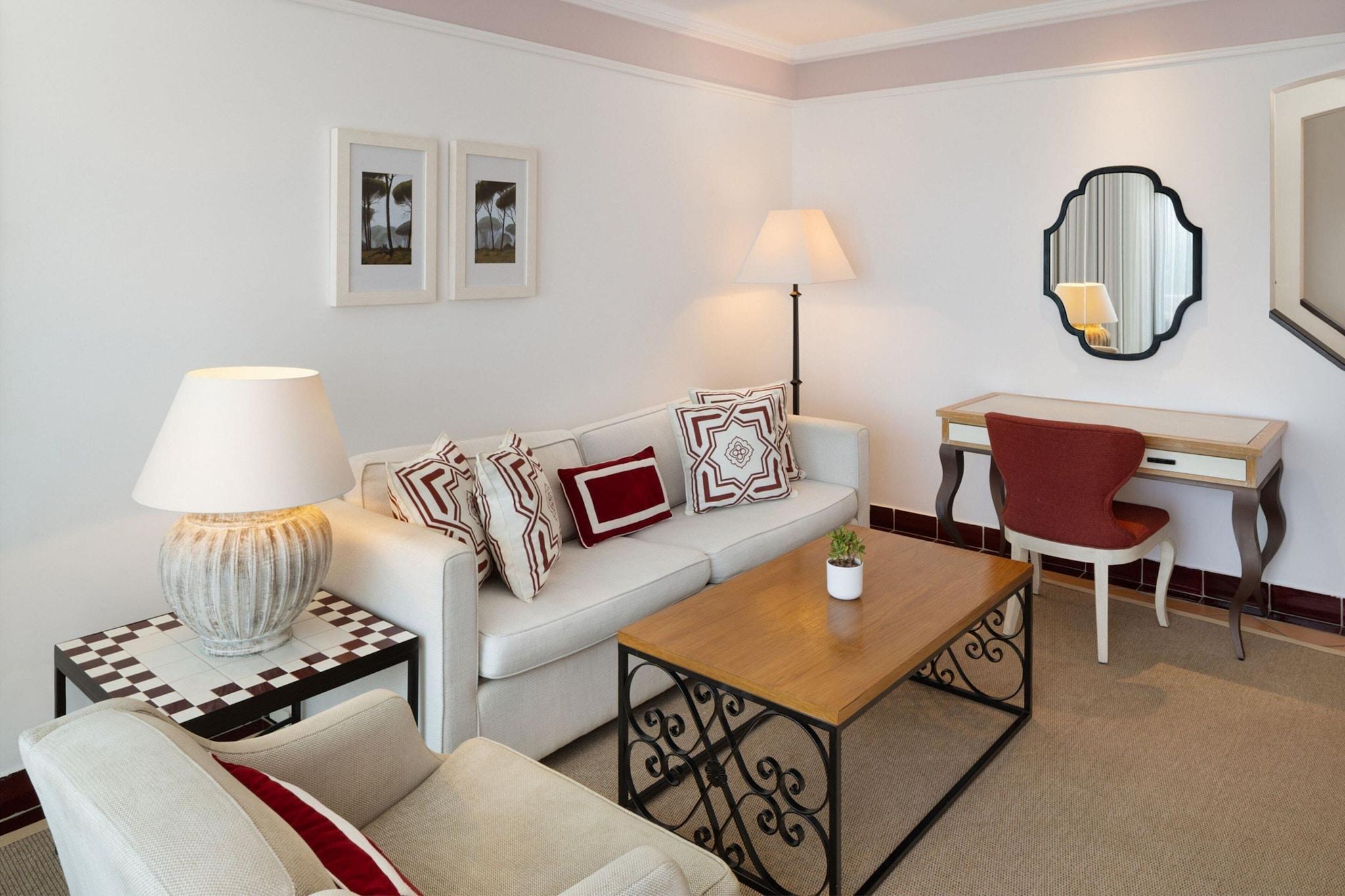 Suite Ocean View Queen Bed