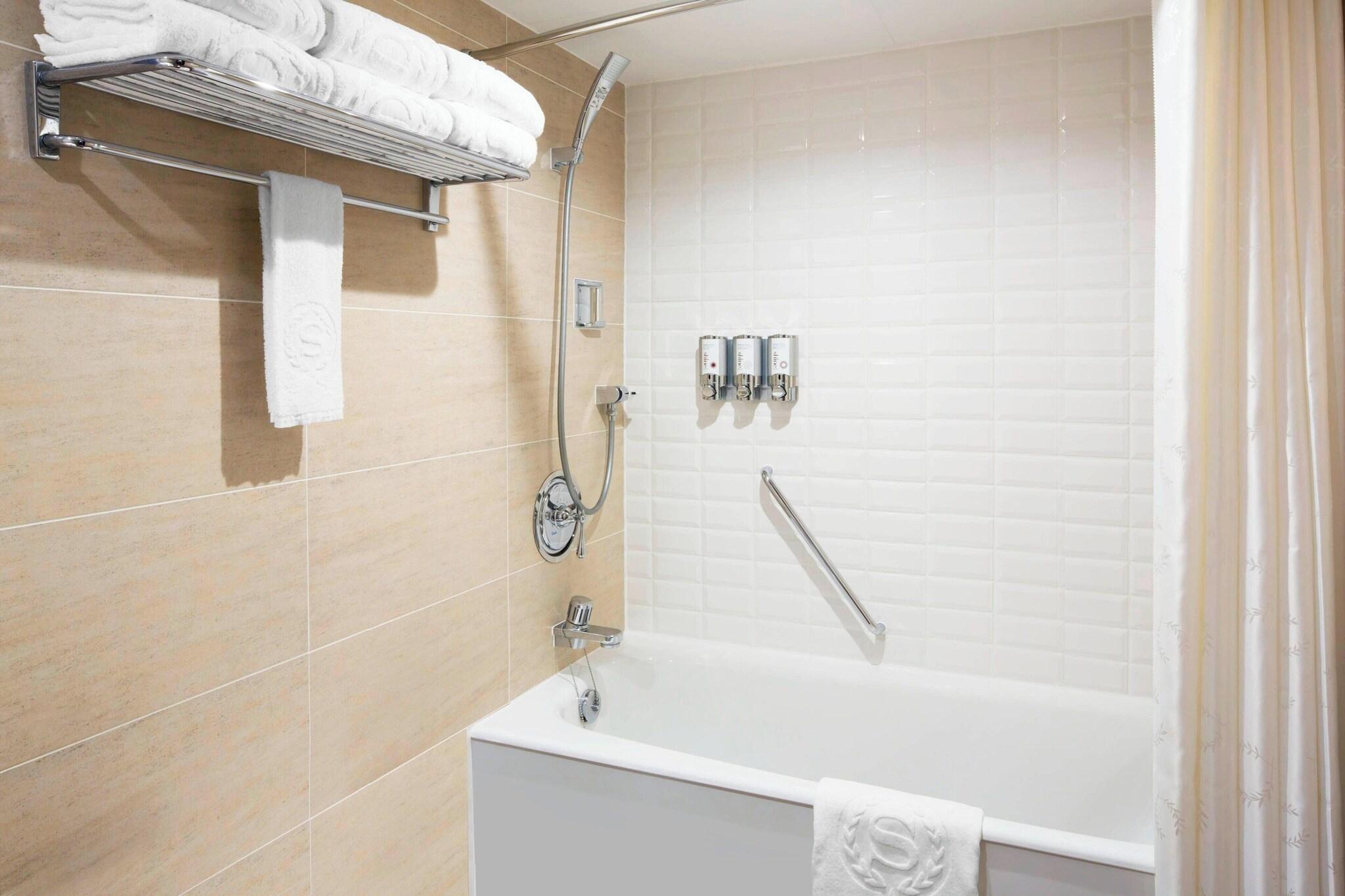 Quadruple with Views