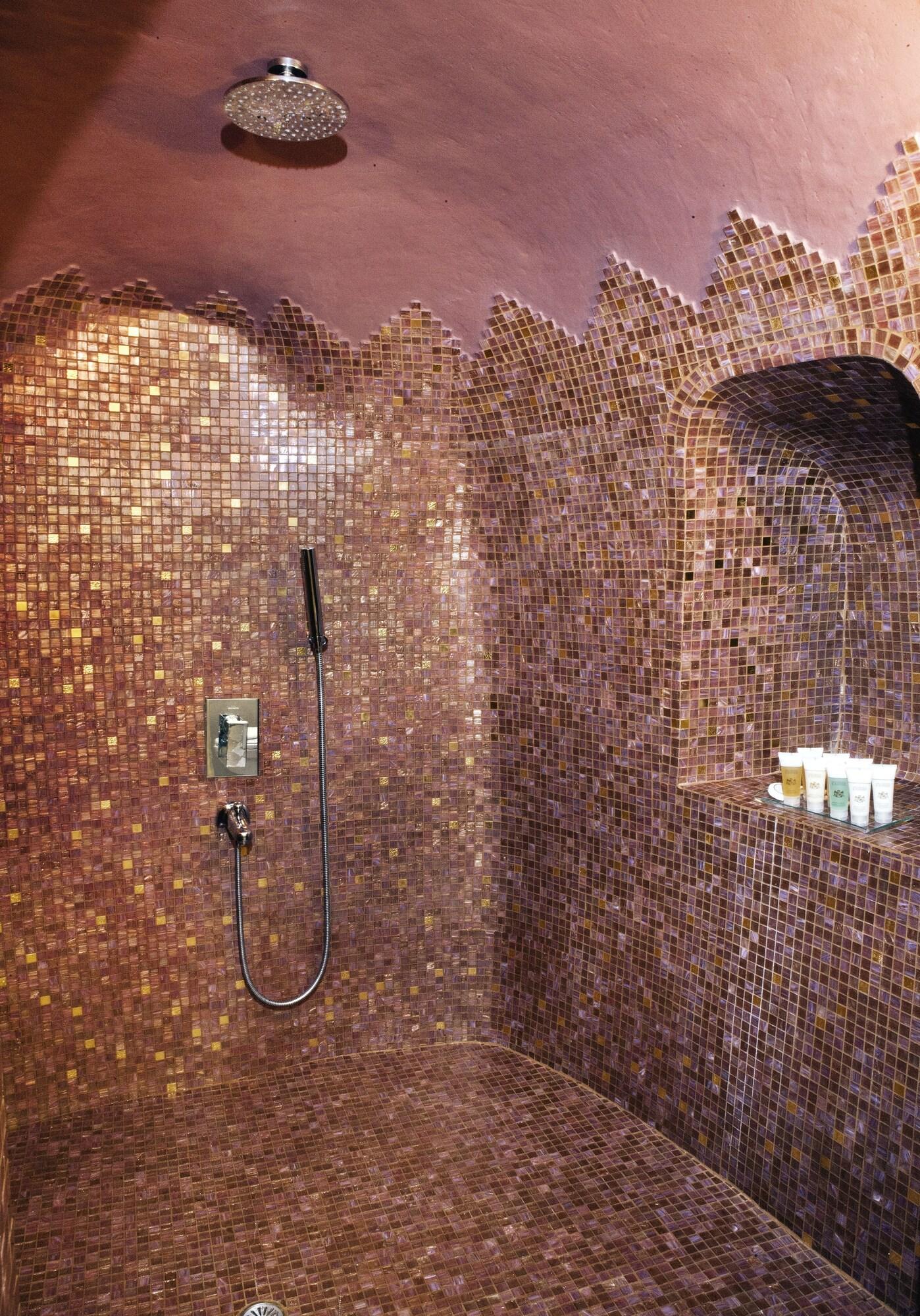 Suite Queen Size Bed