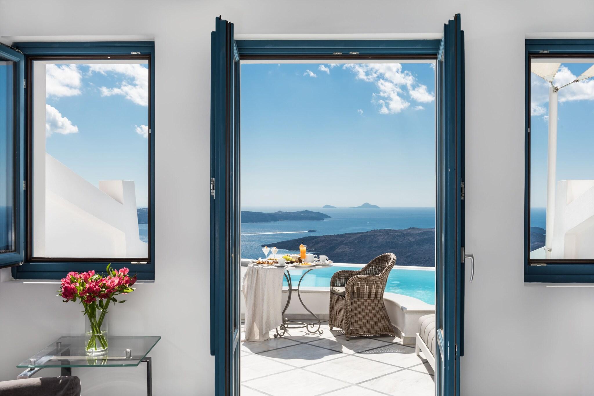 Suite Pool View King Bed