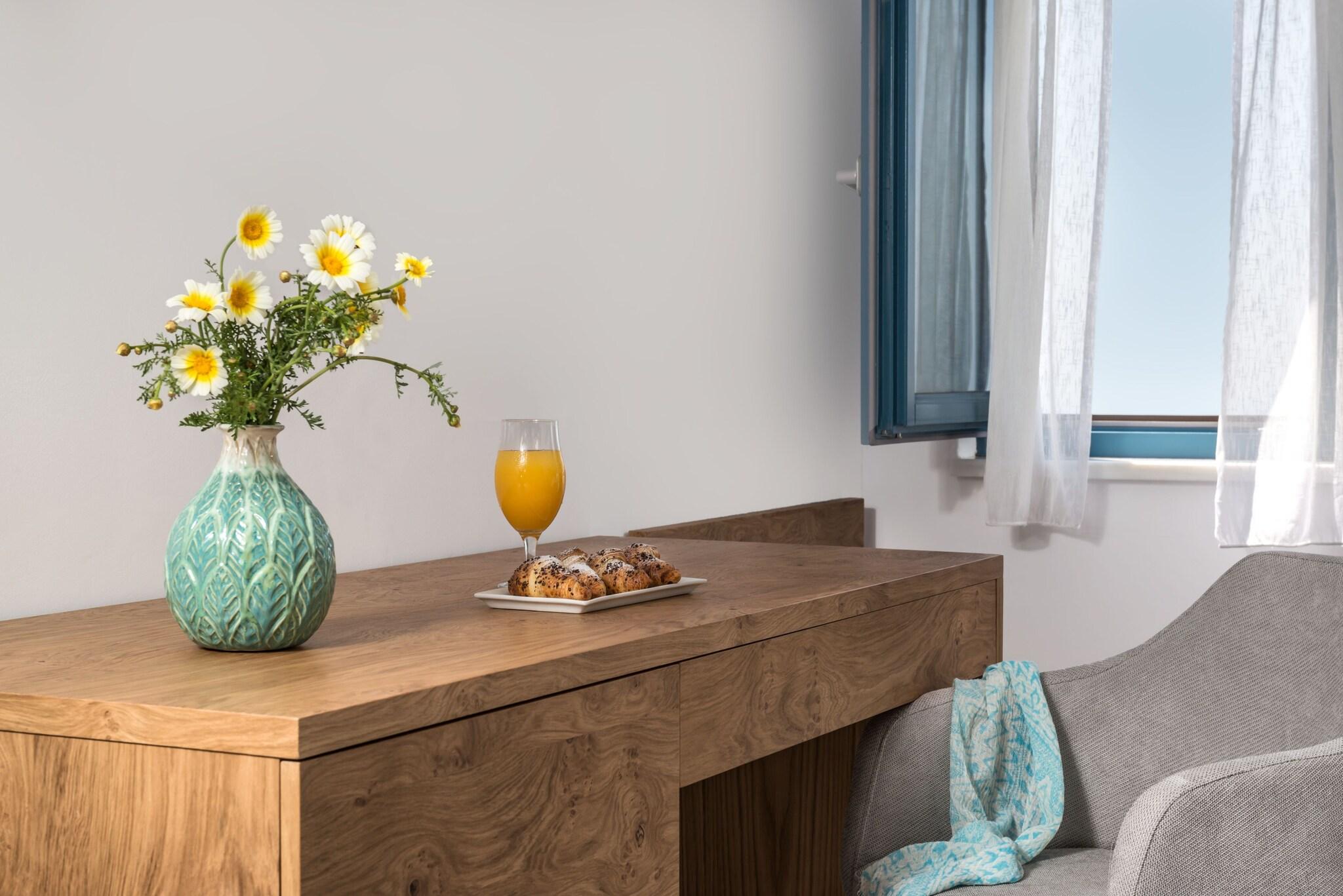 Junior Suite Queen Size Bed