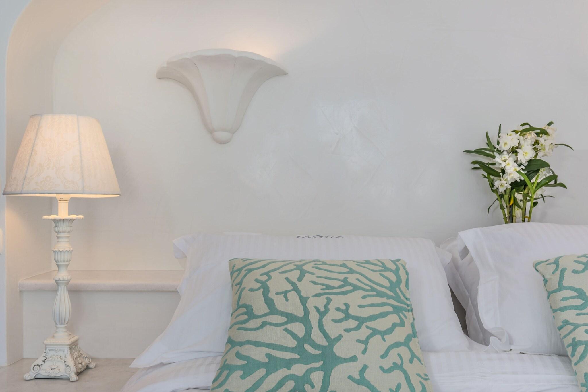 Junior Suite Queen Size Bed