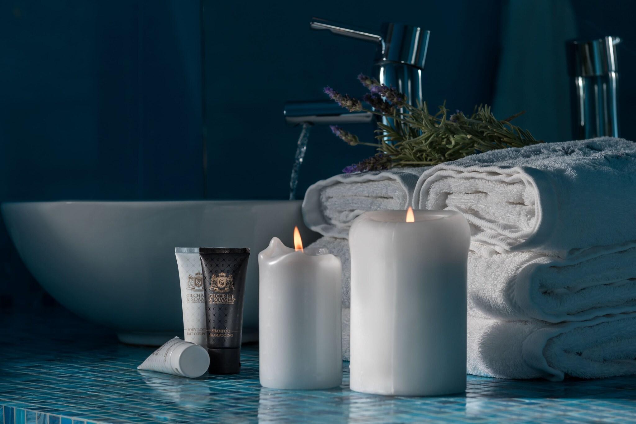 Junior Suite Queen Size Bed